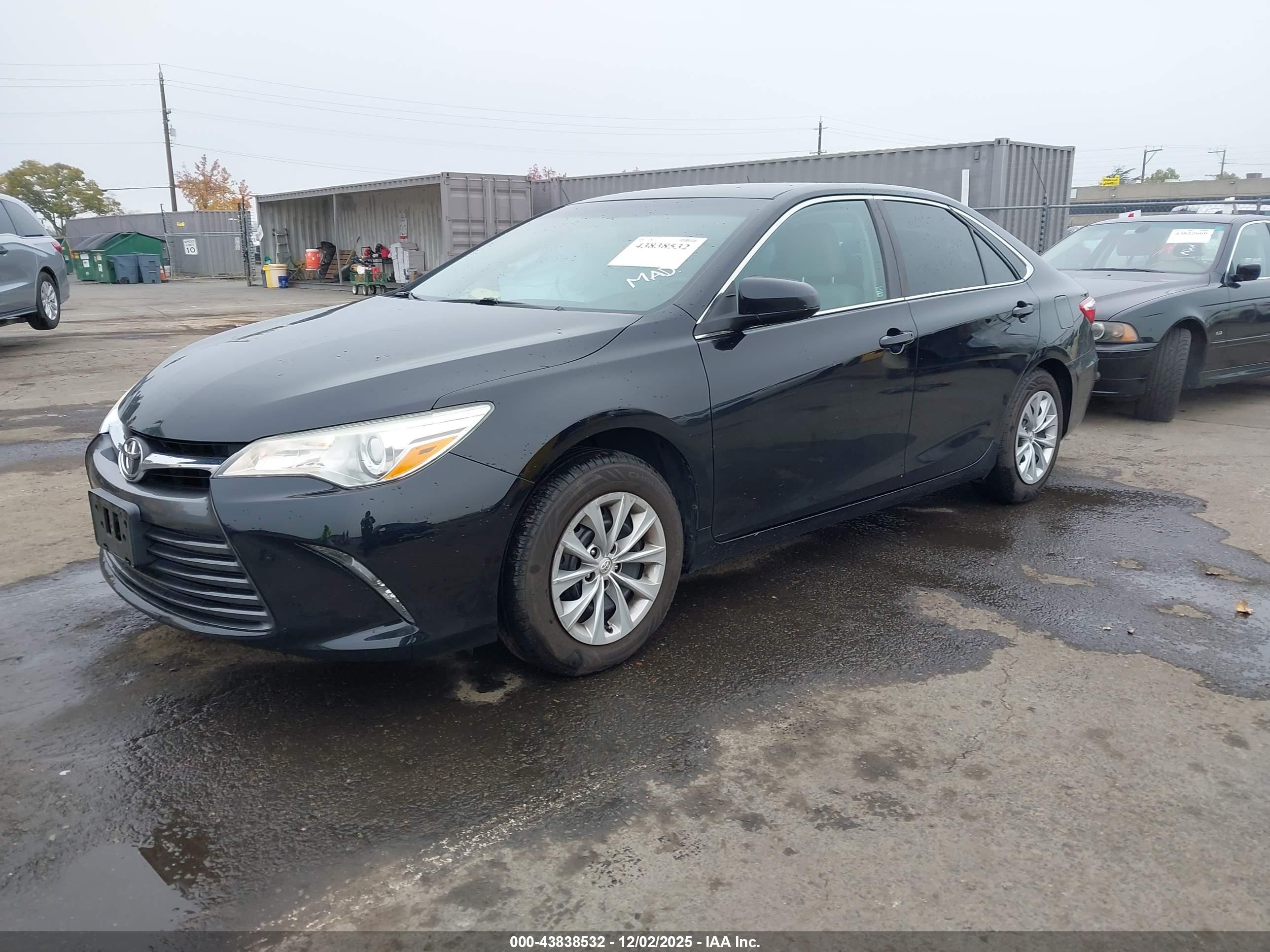 TOYOTA CAMRY image 2