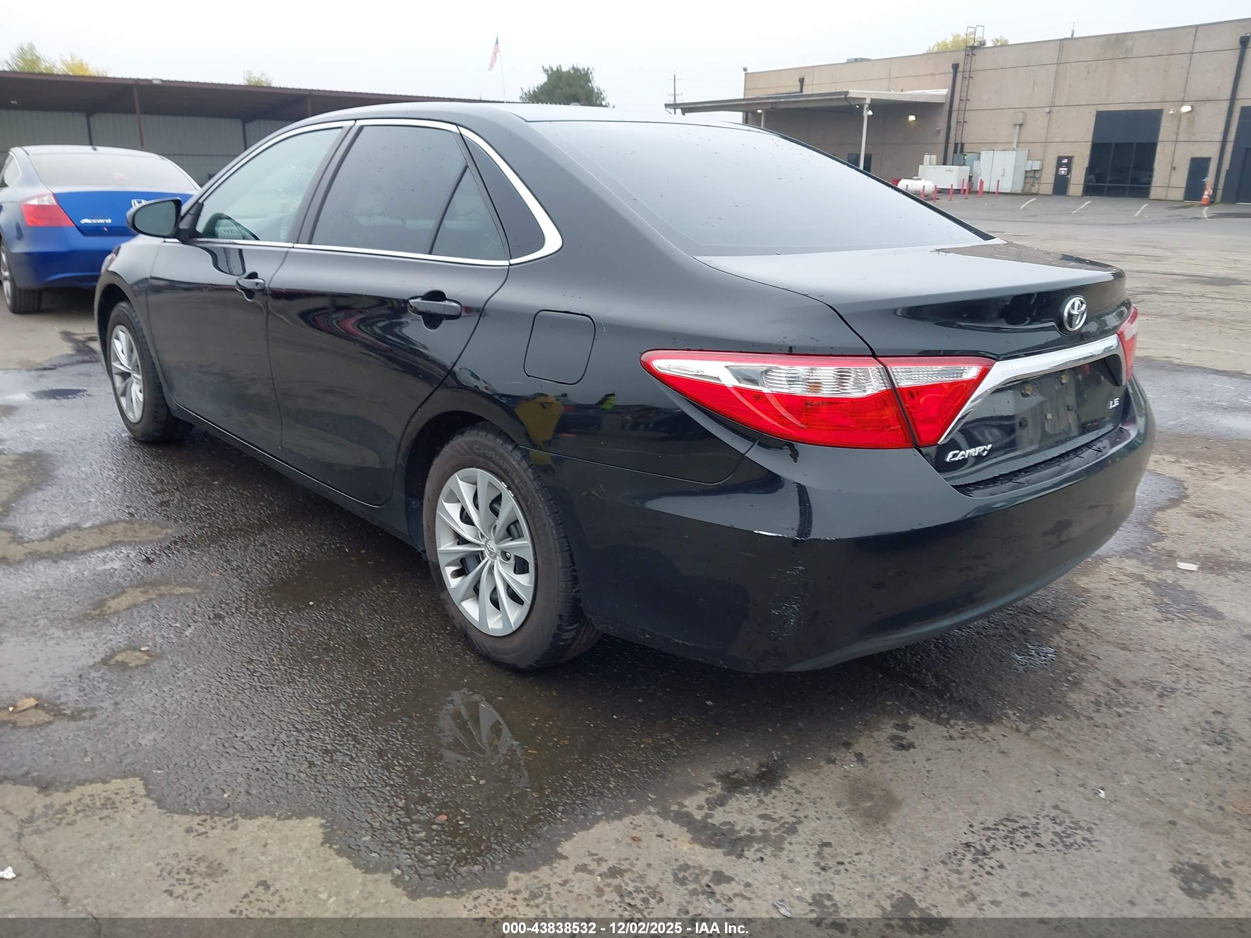 TOYOTA CAMRY image 3