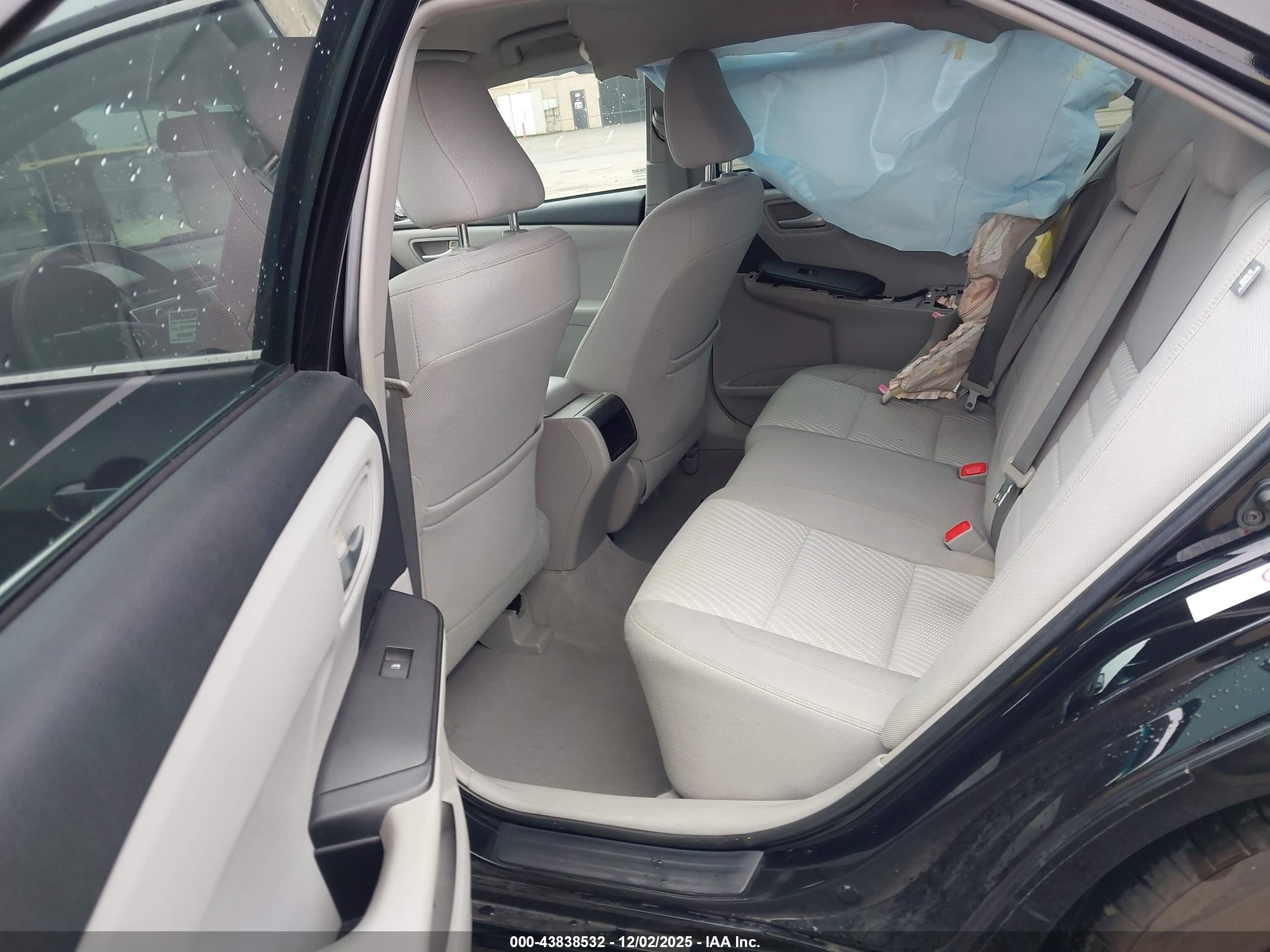 TOYOTA CAMRY image 8