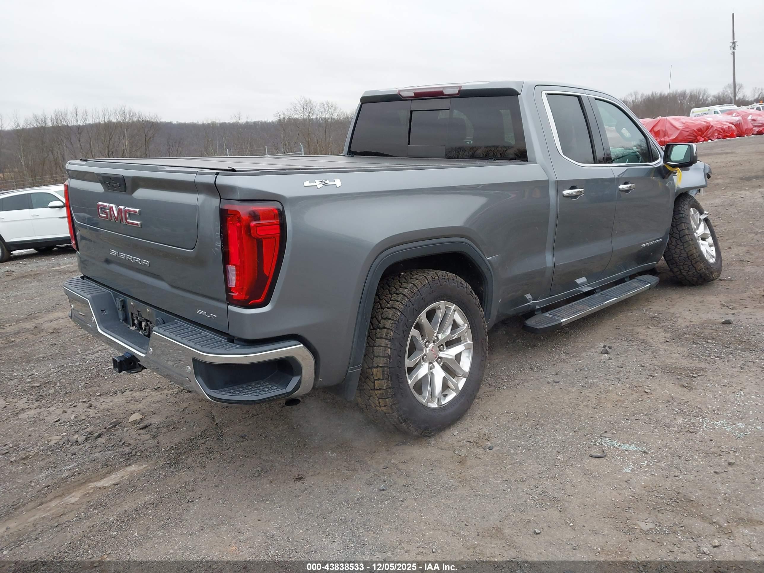 GMC SIERRA image 4