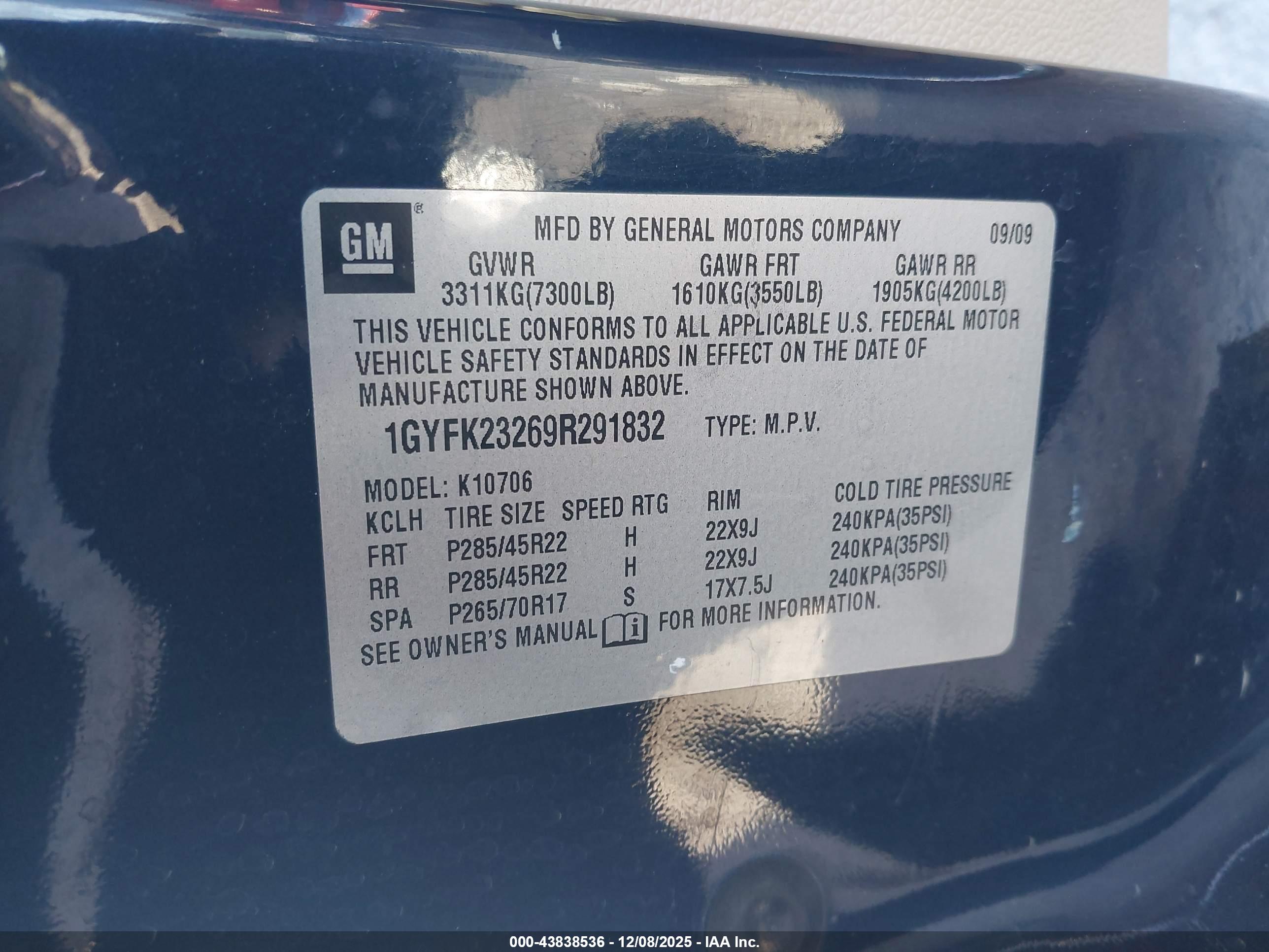 CADILLAC ESCALADE image 9
