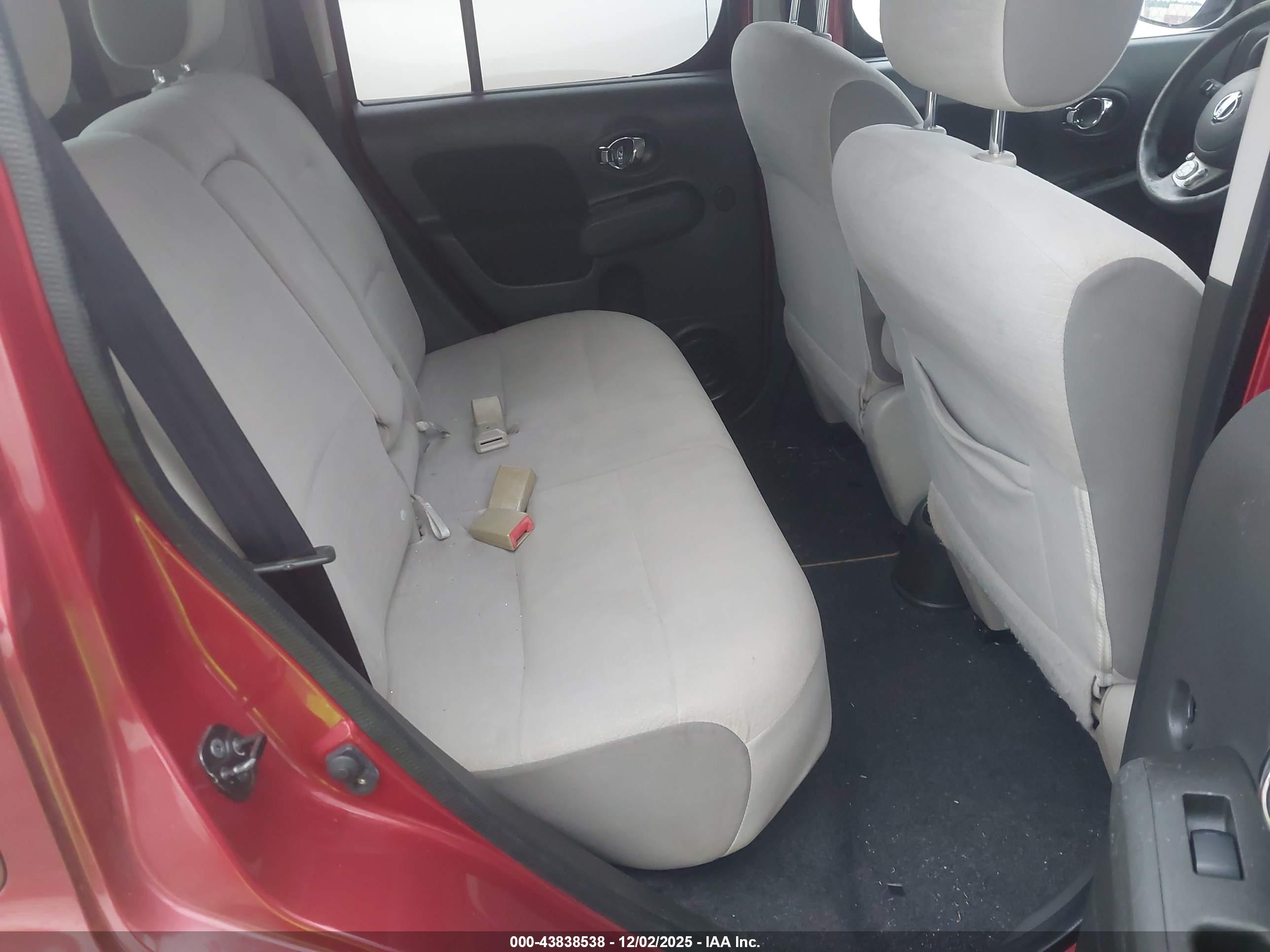 NISSAN CUBE image 8
