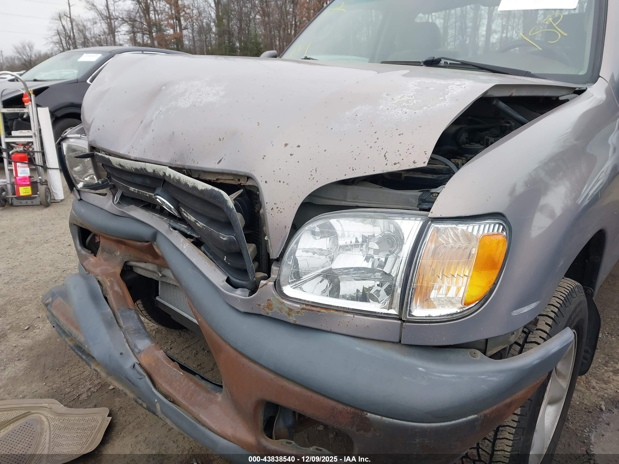 TOYOTA TUNDRA image 10