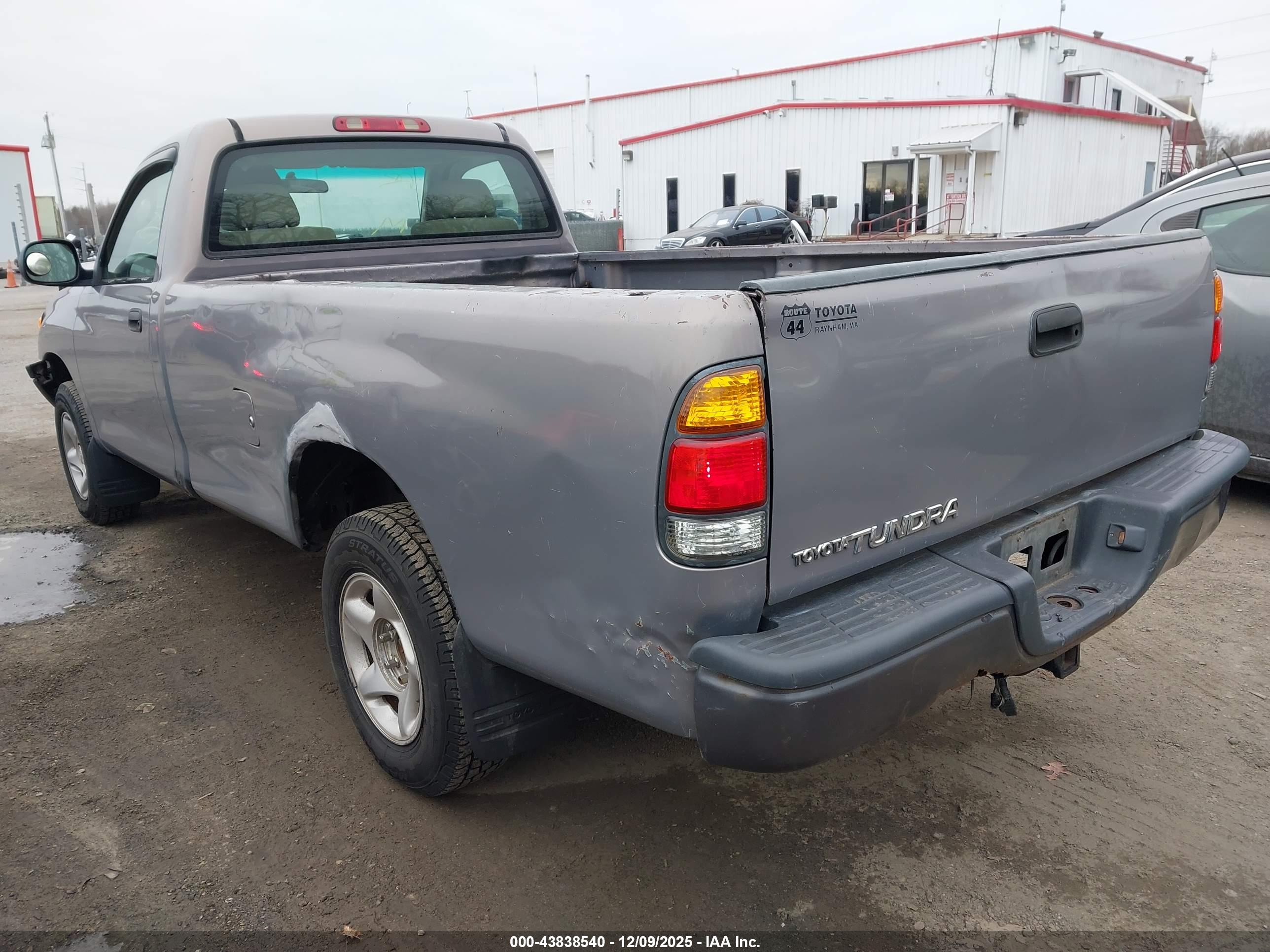 TOYOTA TUNDRA image 3