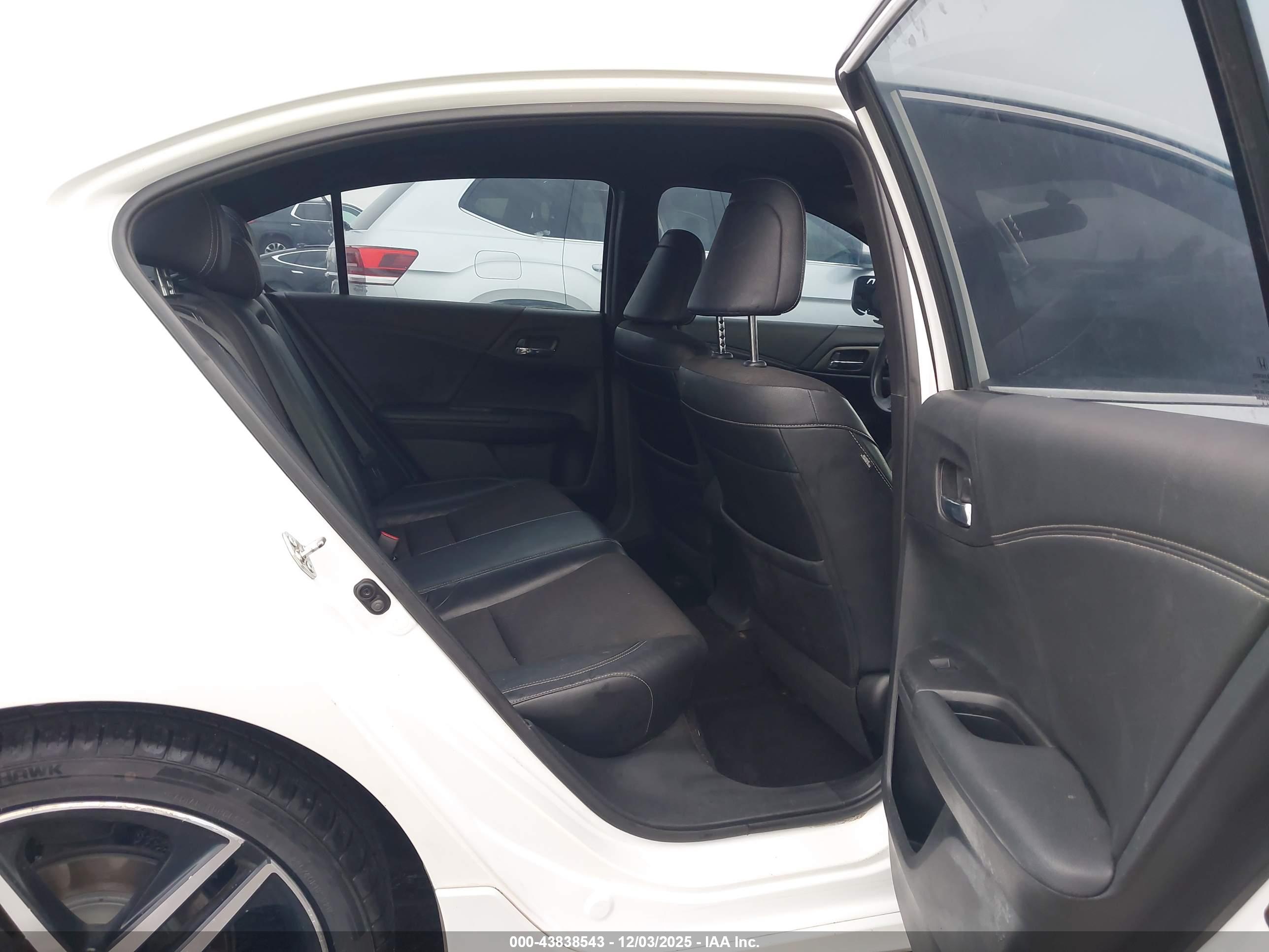 HONDA ACCORD image 8