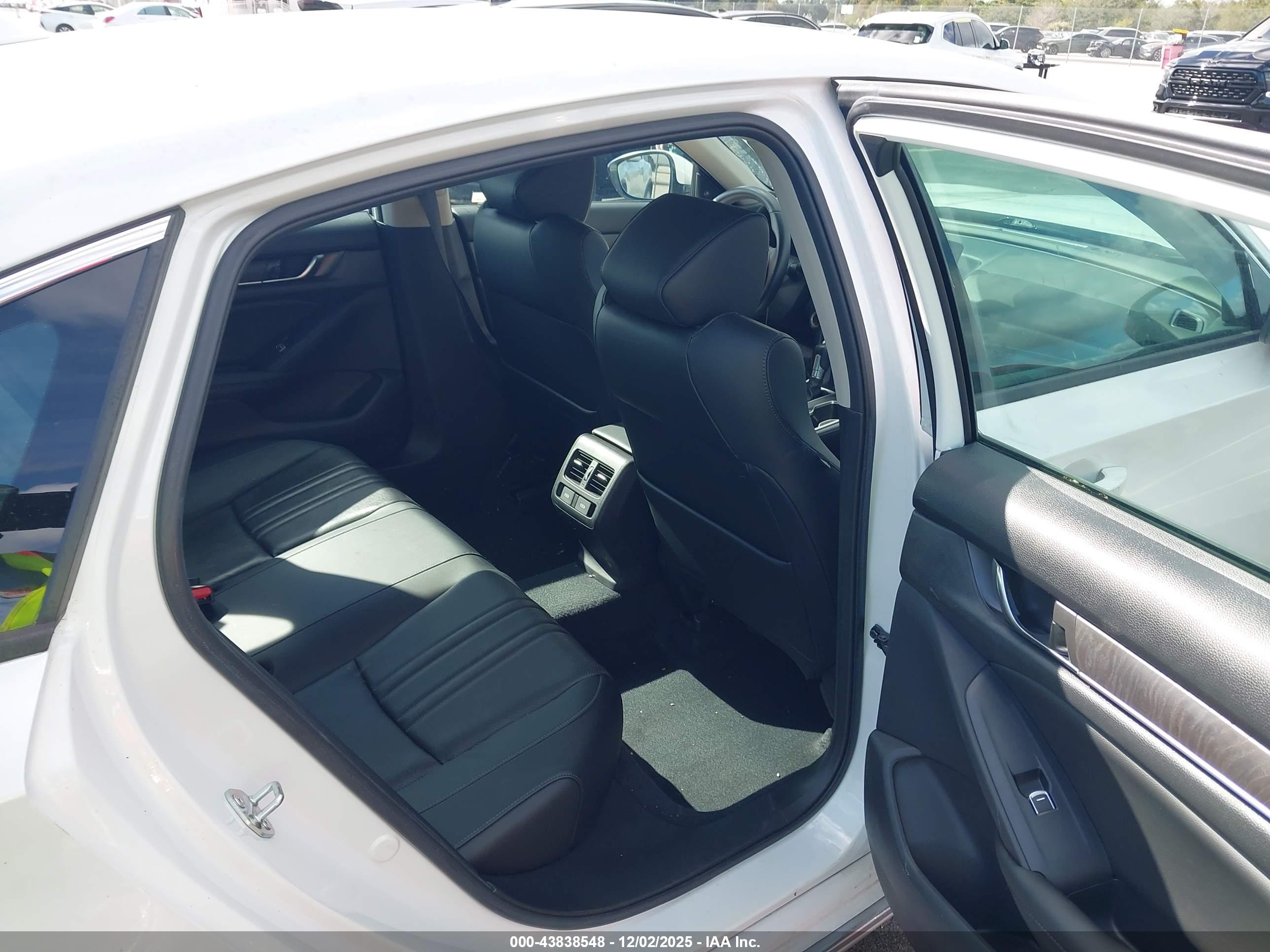 HONDA ACCORD image 8