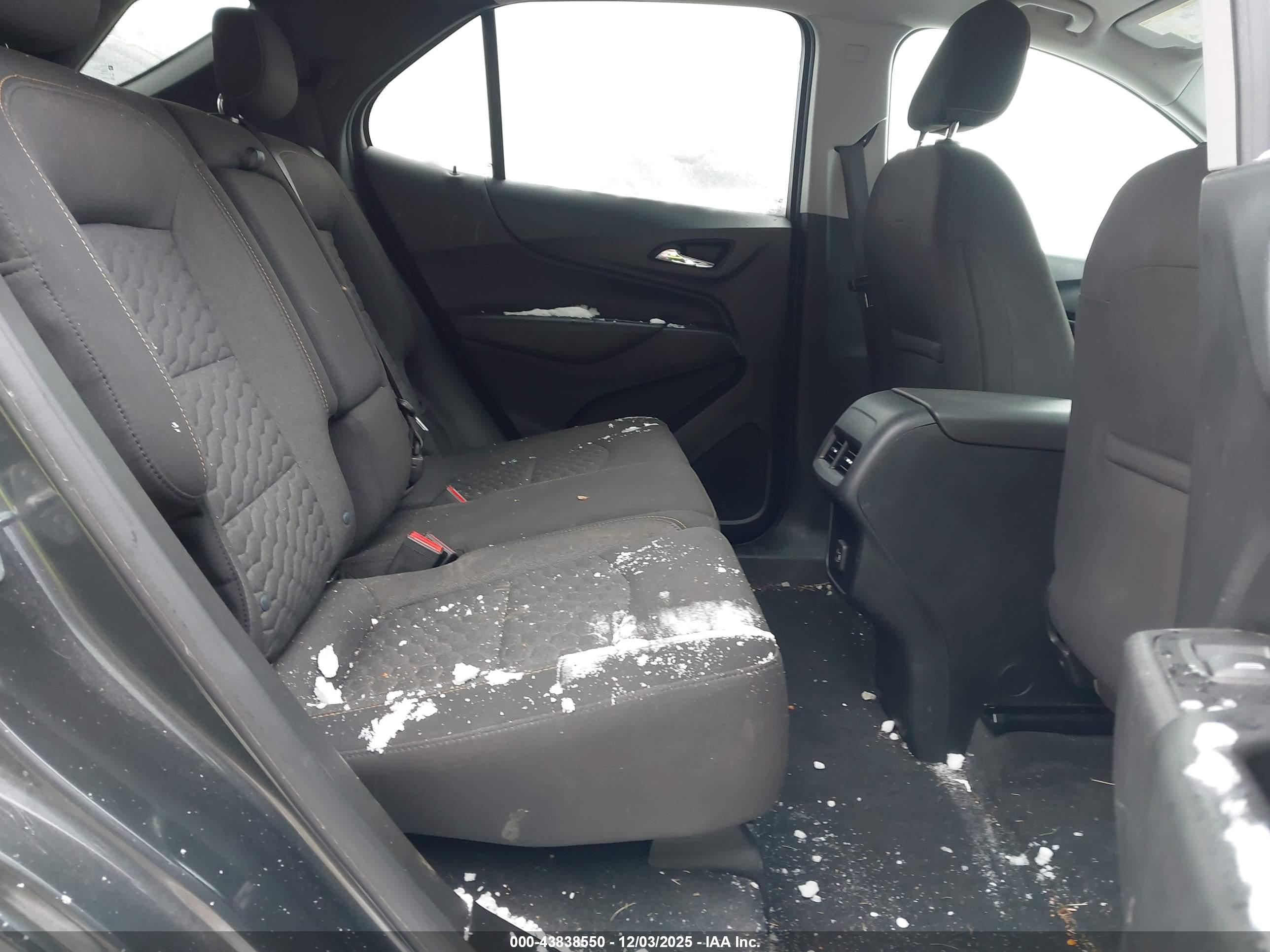 CHEVROLET EQUINOX image 8