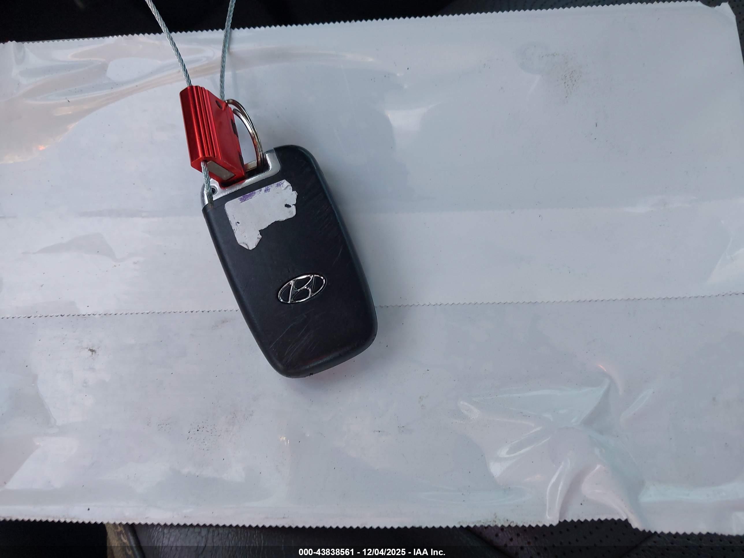 HYUNDAI ELANTRA image 11