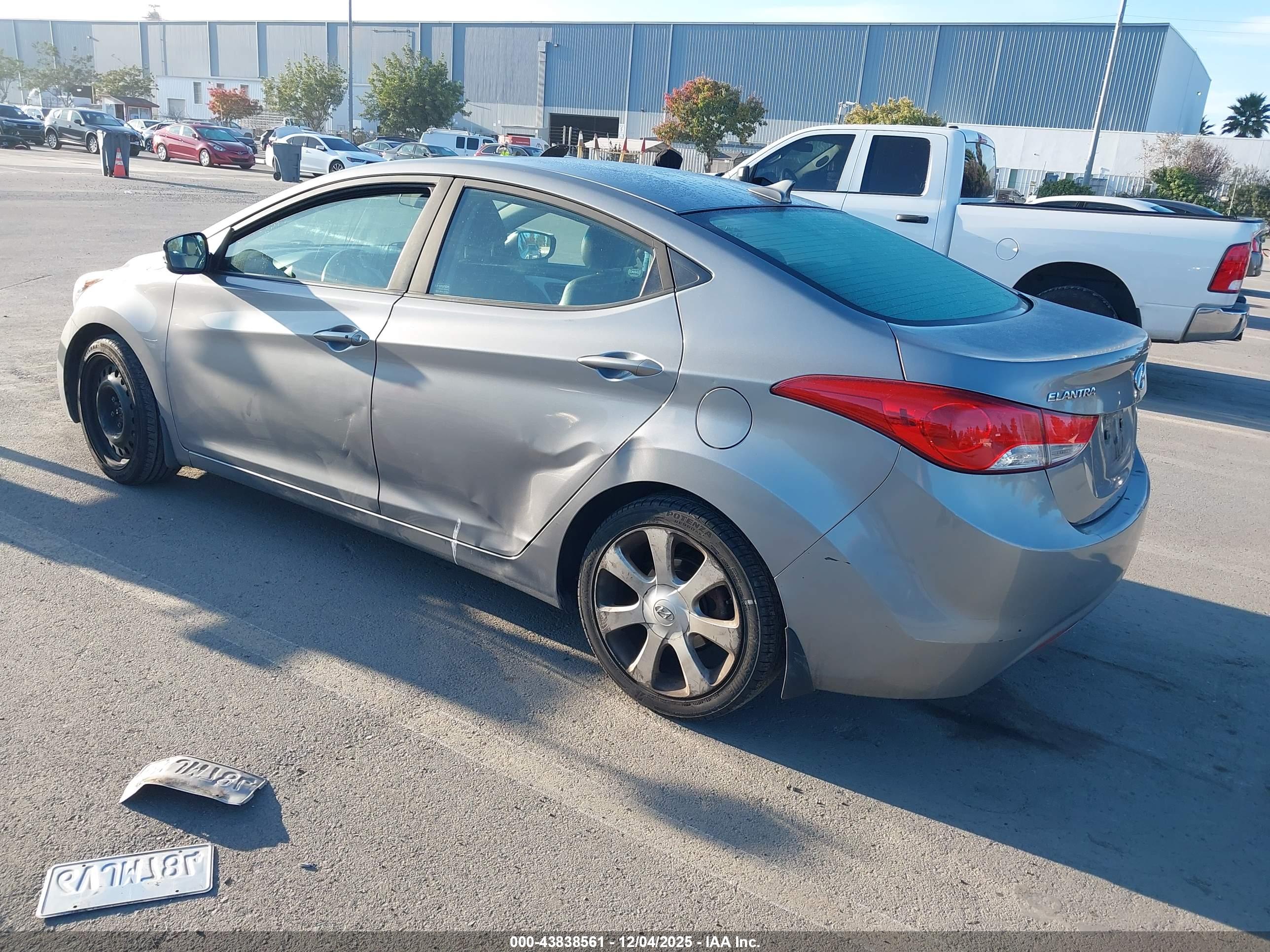 HYUNDAI ELANTRA image 3