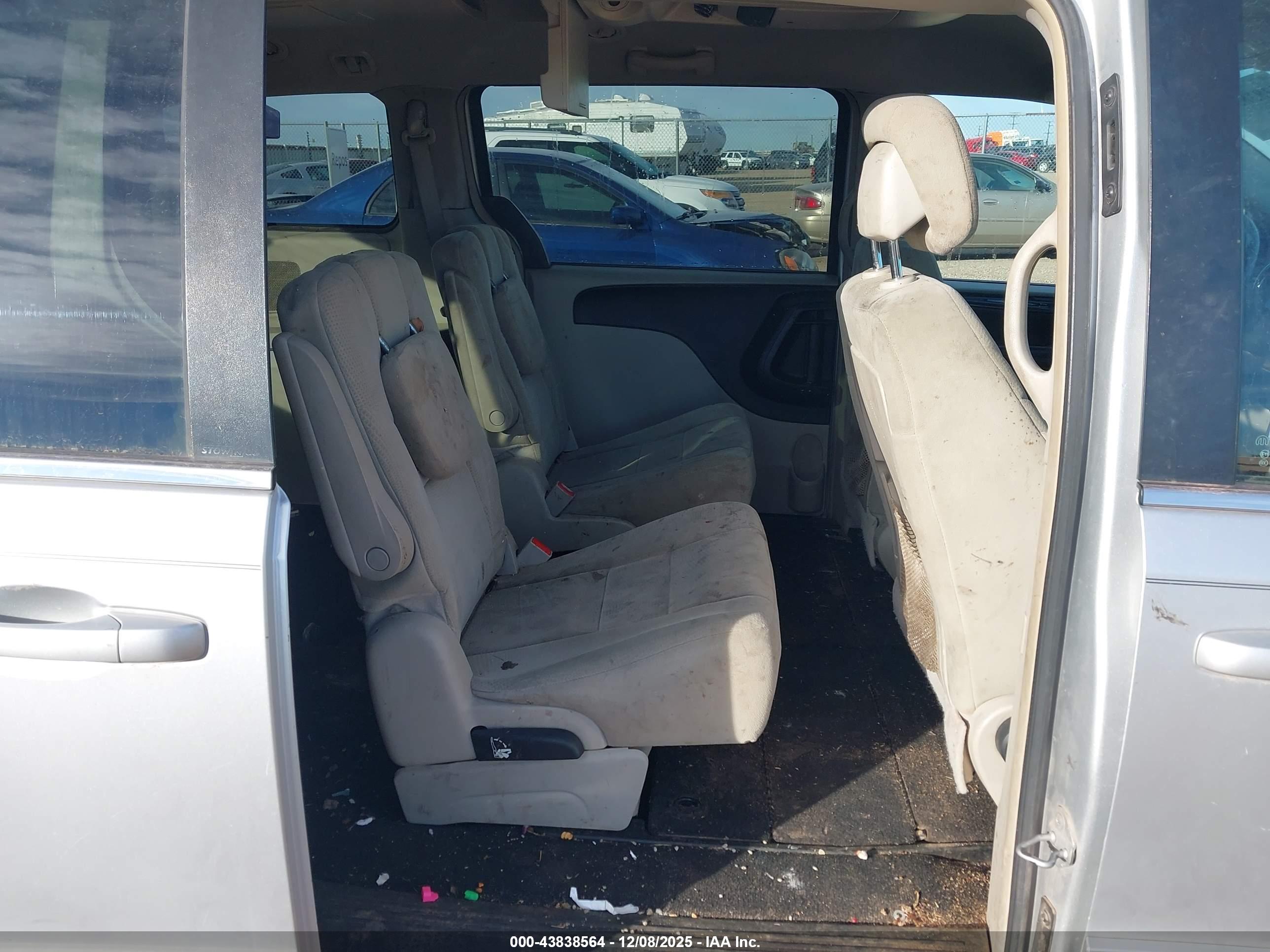 DODGE GRAND image 8
