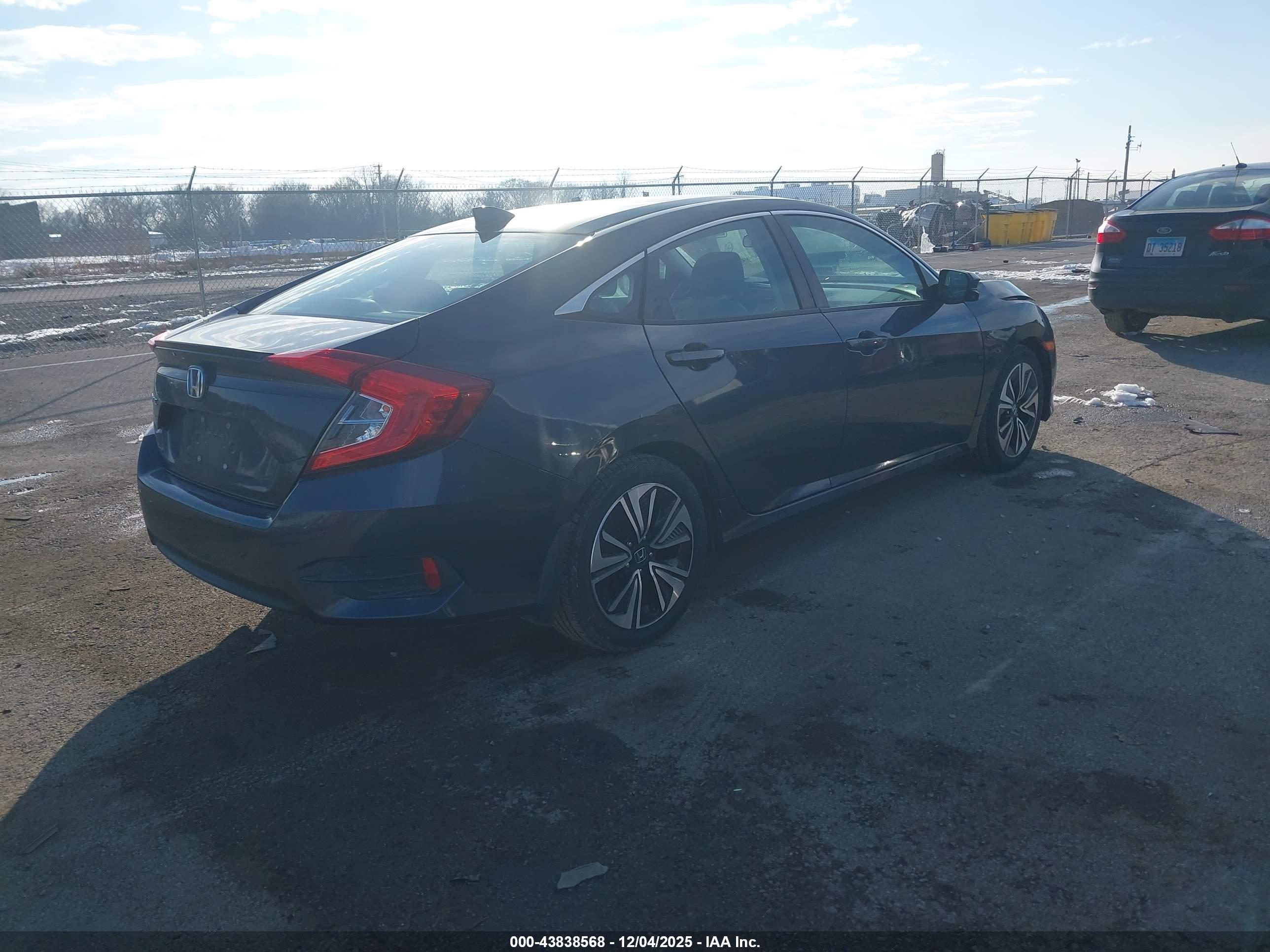 HONDA CIVIC image 4