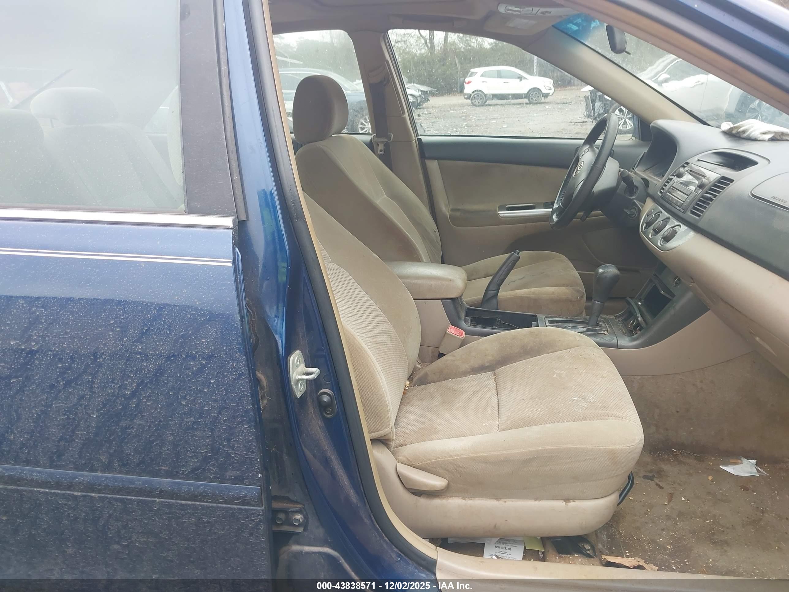 TOYOTA CAMRY image 5