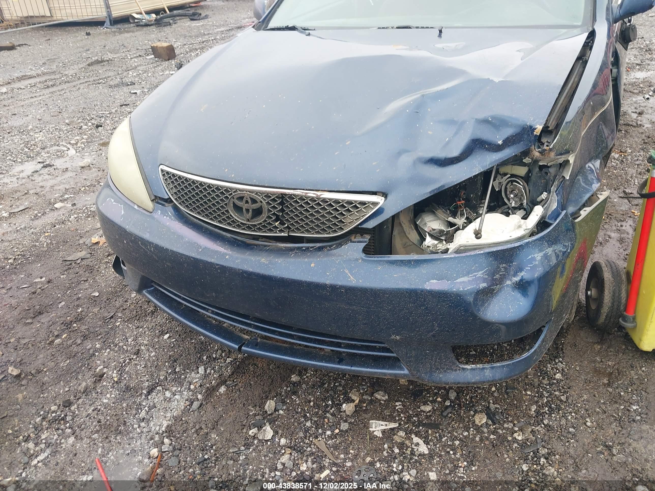 TOYOTA CAMRY image 6