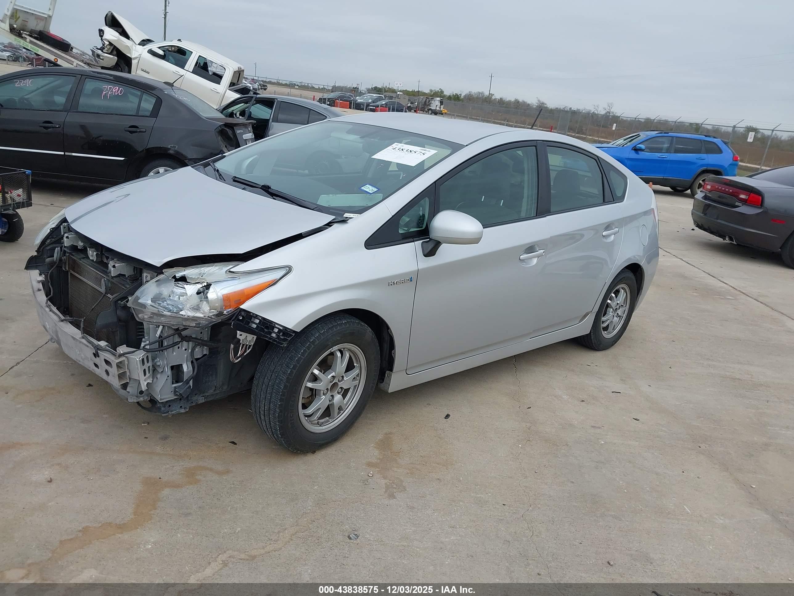 TOYOTA PRIUS image 2