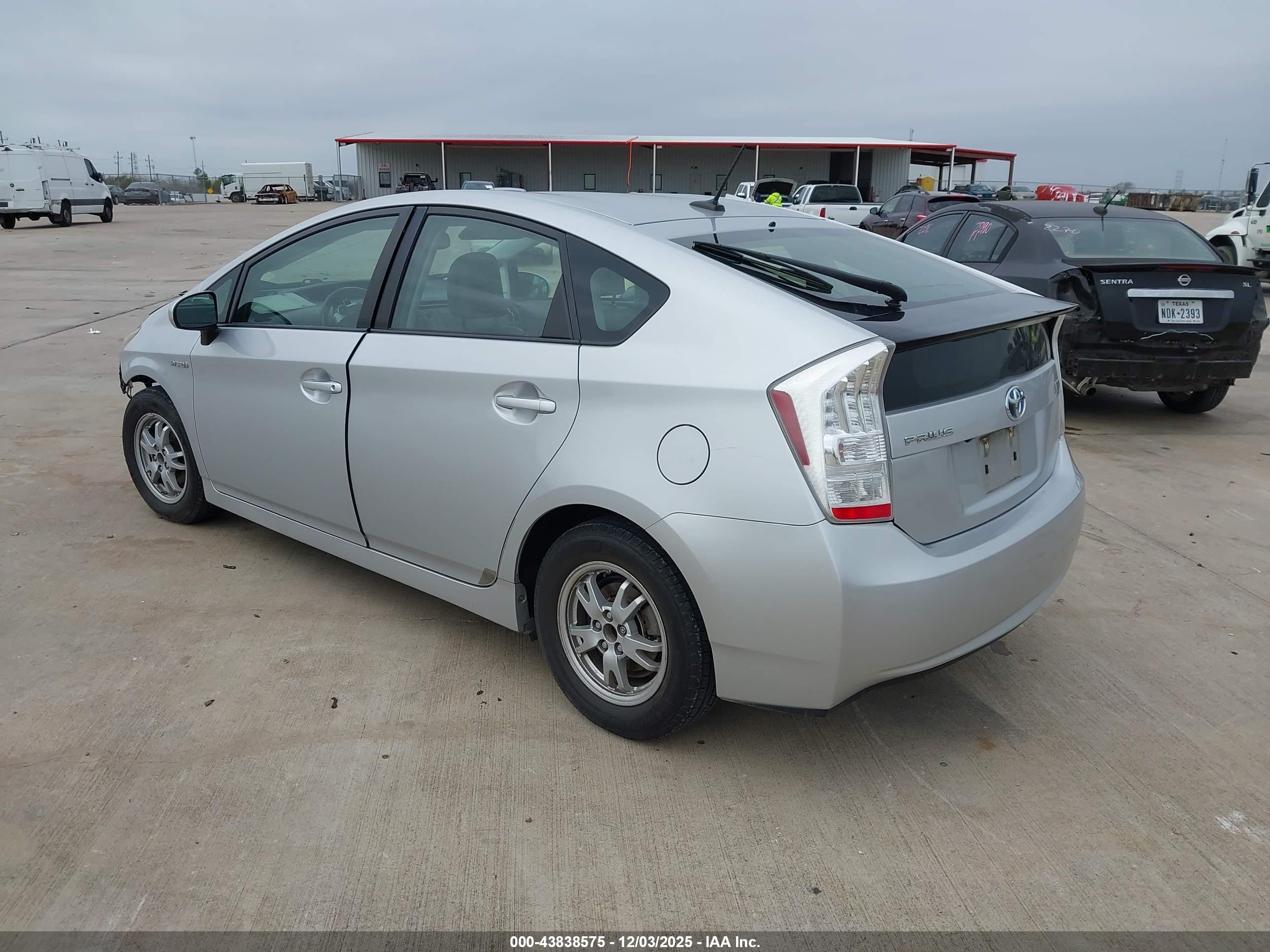 TOYOTA PRIUS image 3