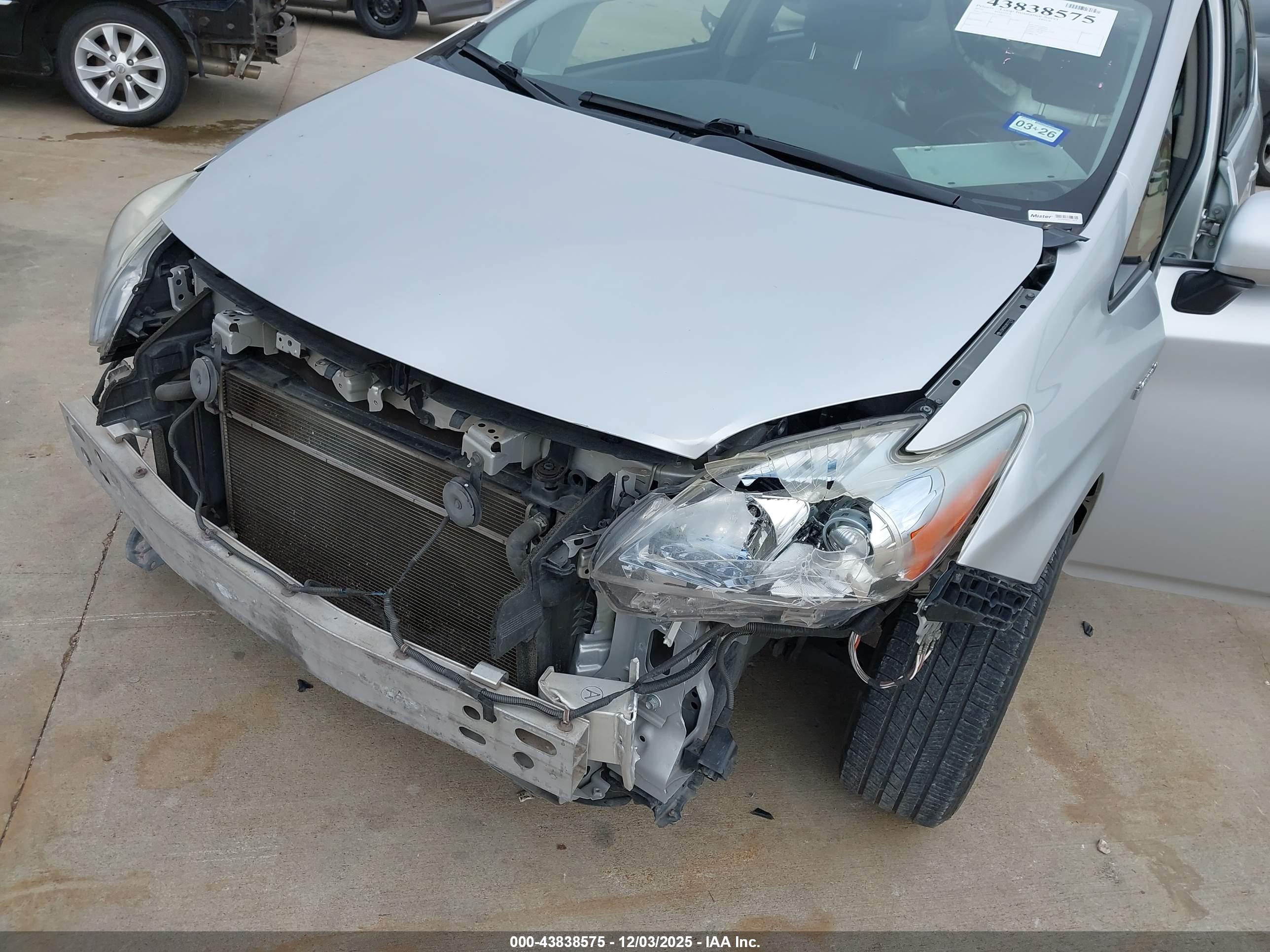 TOYOTA PRIUS image 6