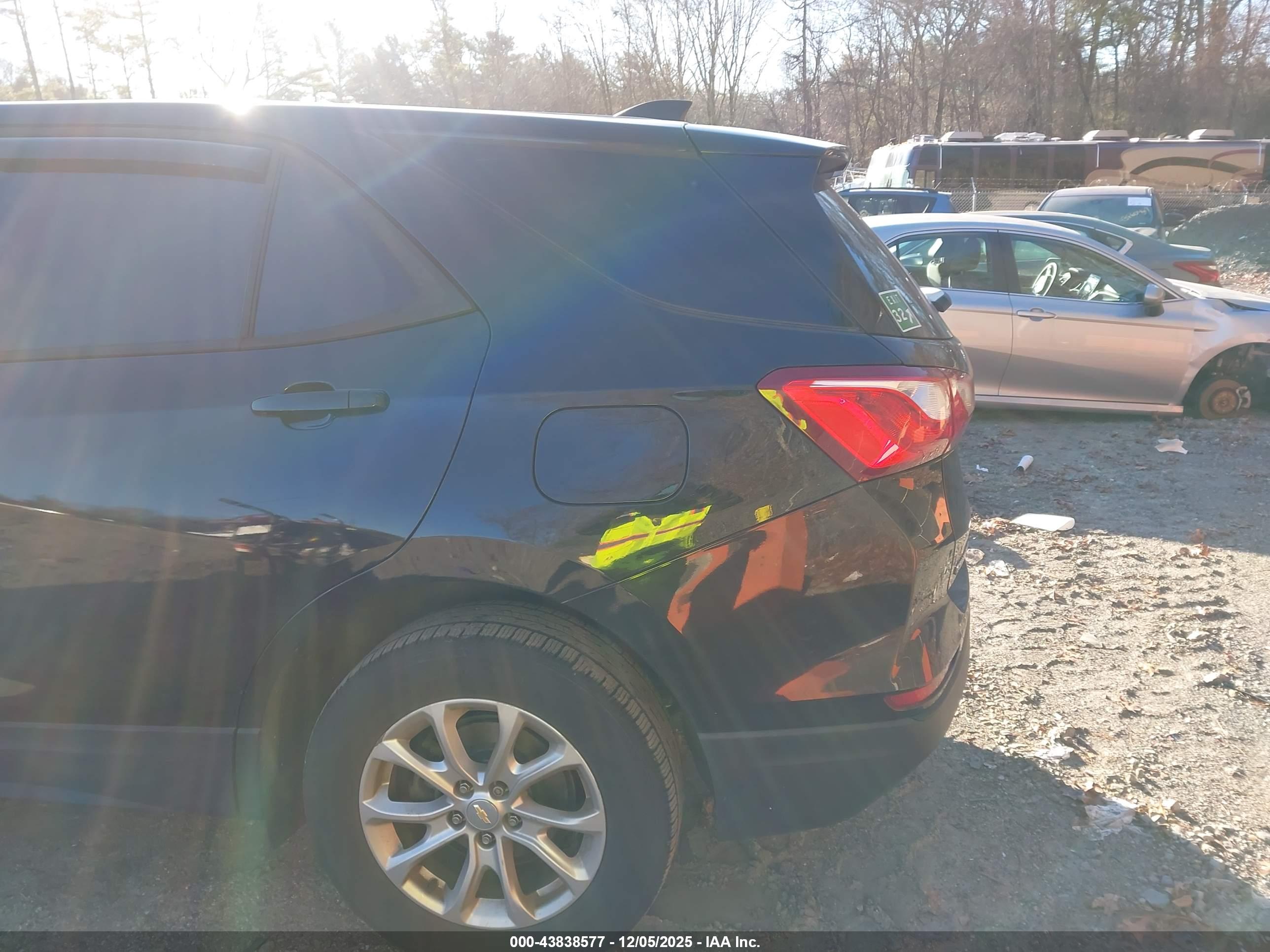 CHEVROLET EQUINOX image 3