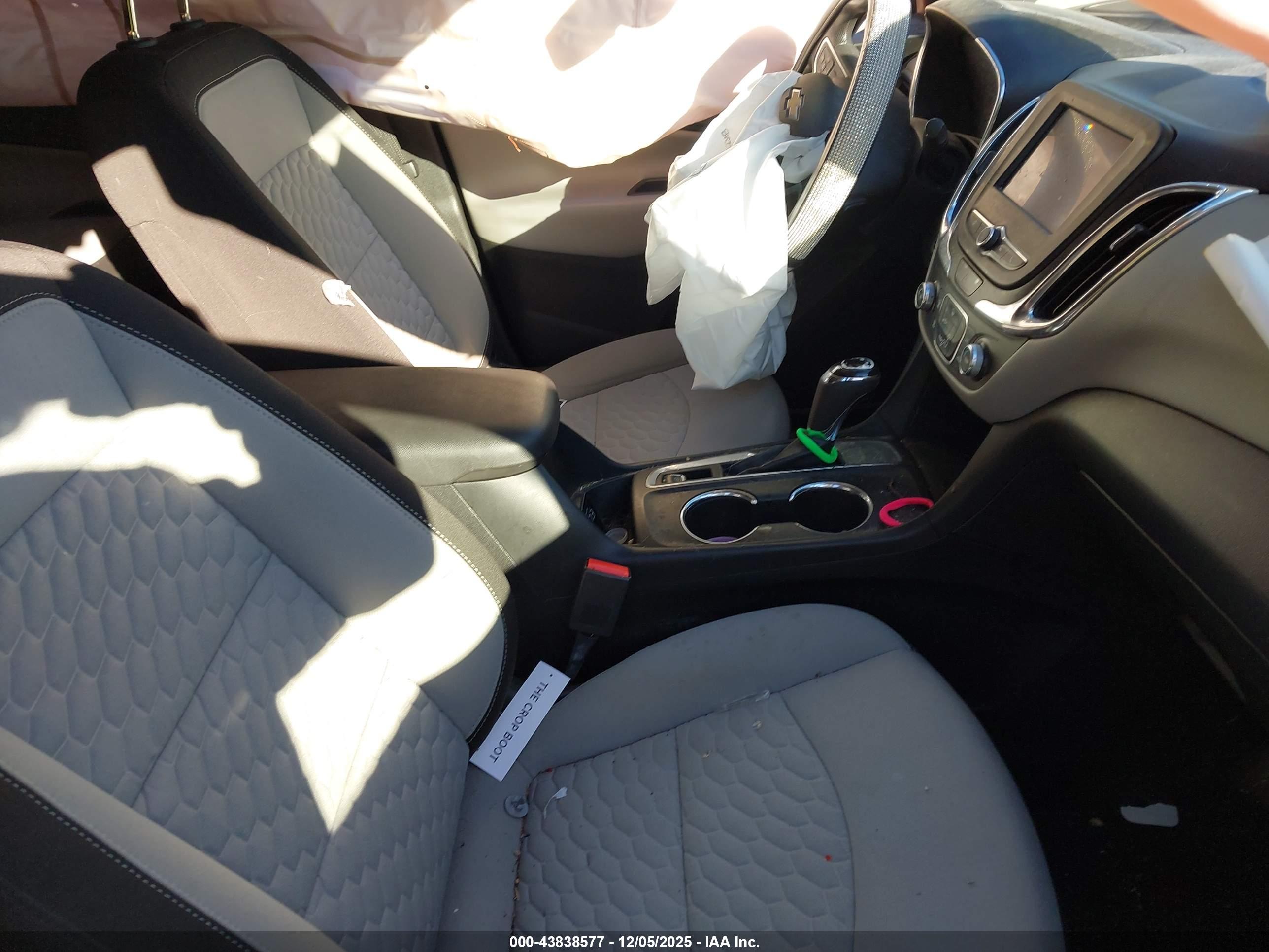 CHEVROLET EQUINOX image 5