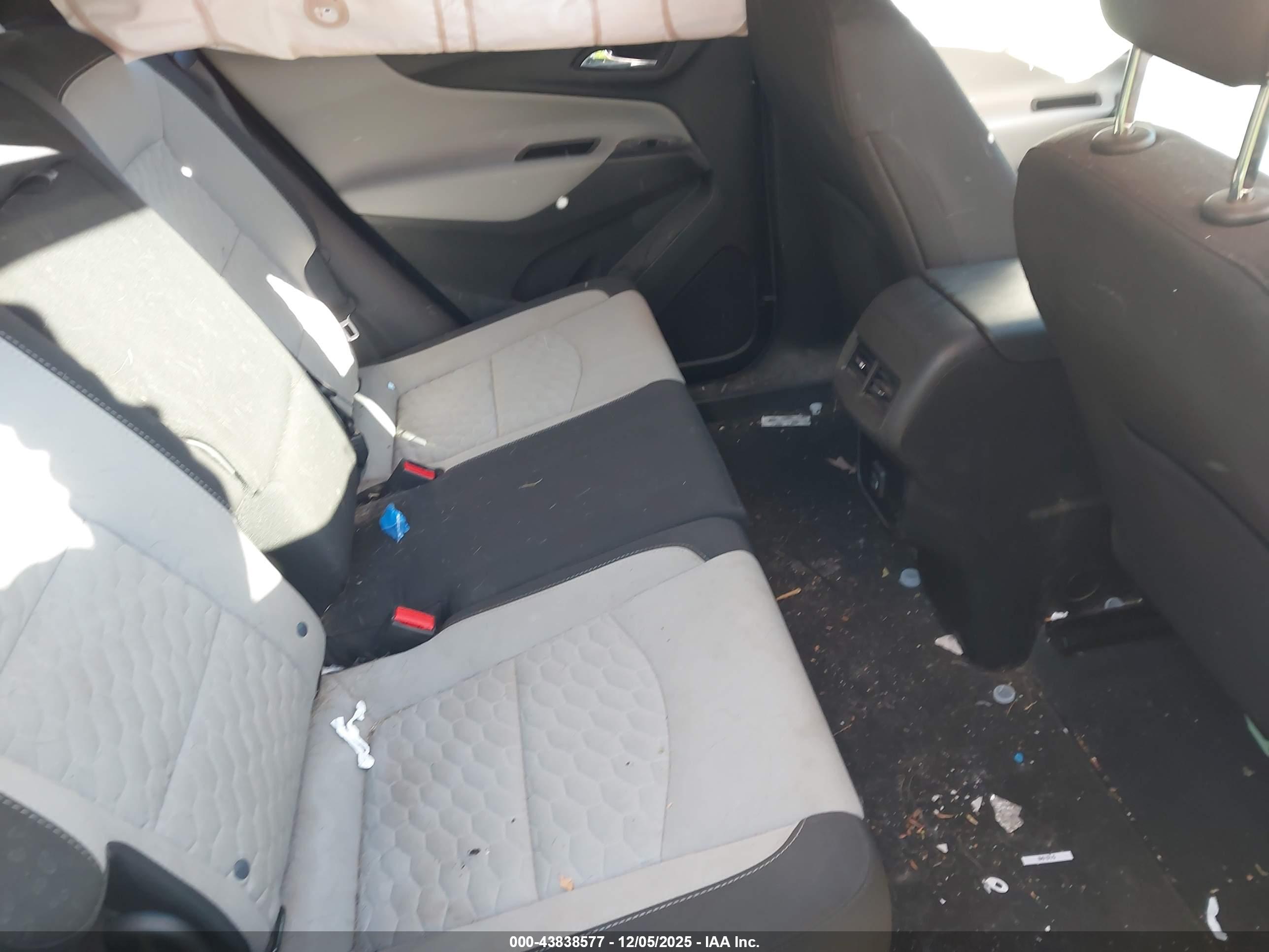 CHEVROLET EQUINOX image 8