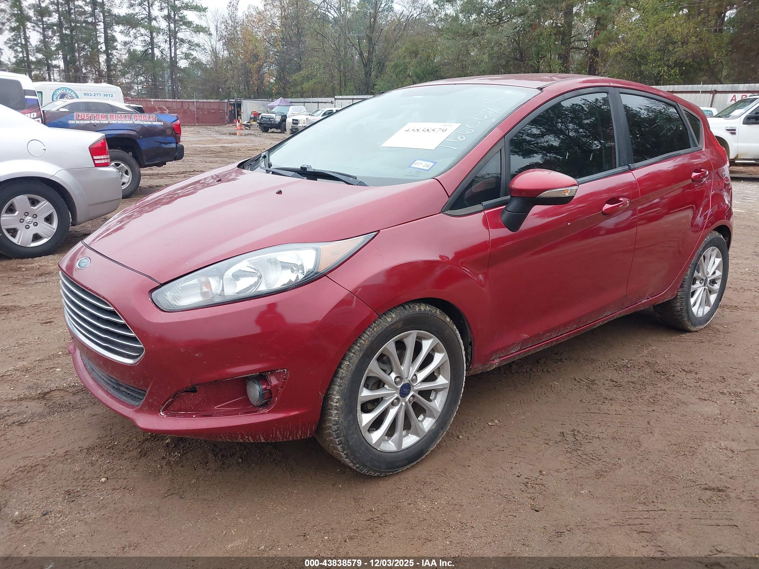 FORD FIESTA image 2