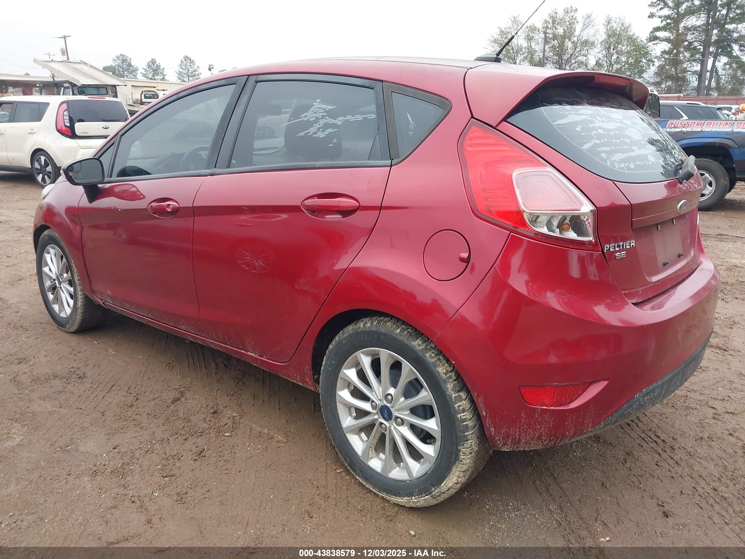 FORD FIESTA image 3