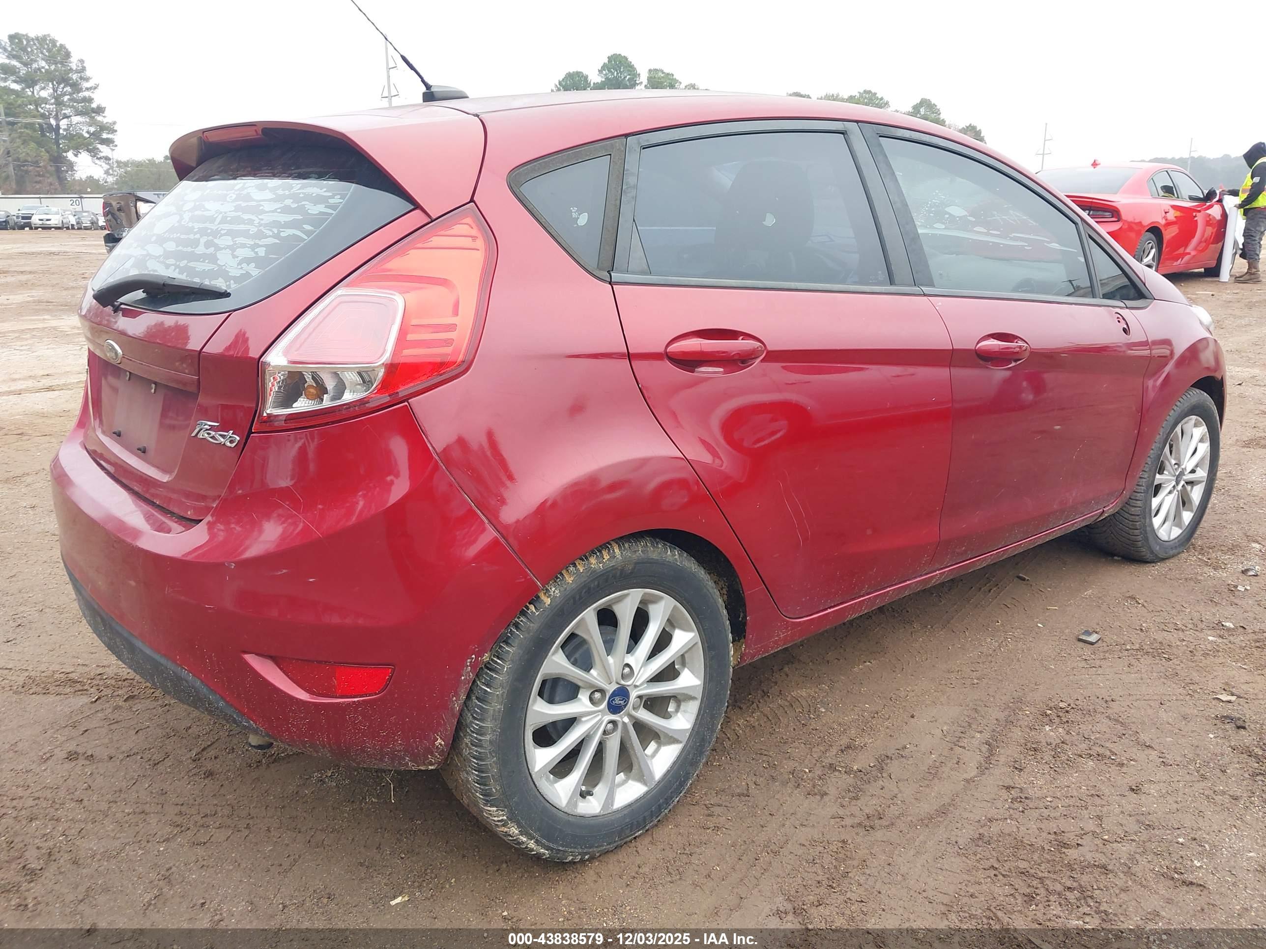 FORD FIESTA image 4