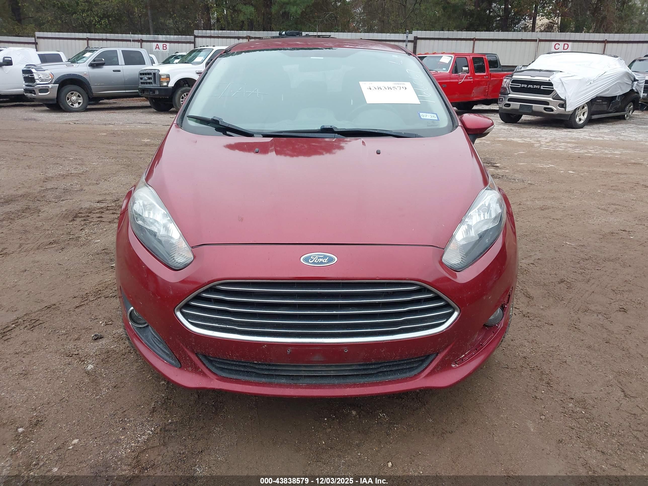 FORD FIESTA image 6