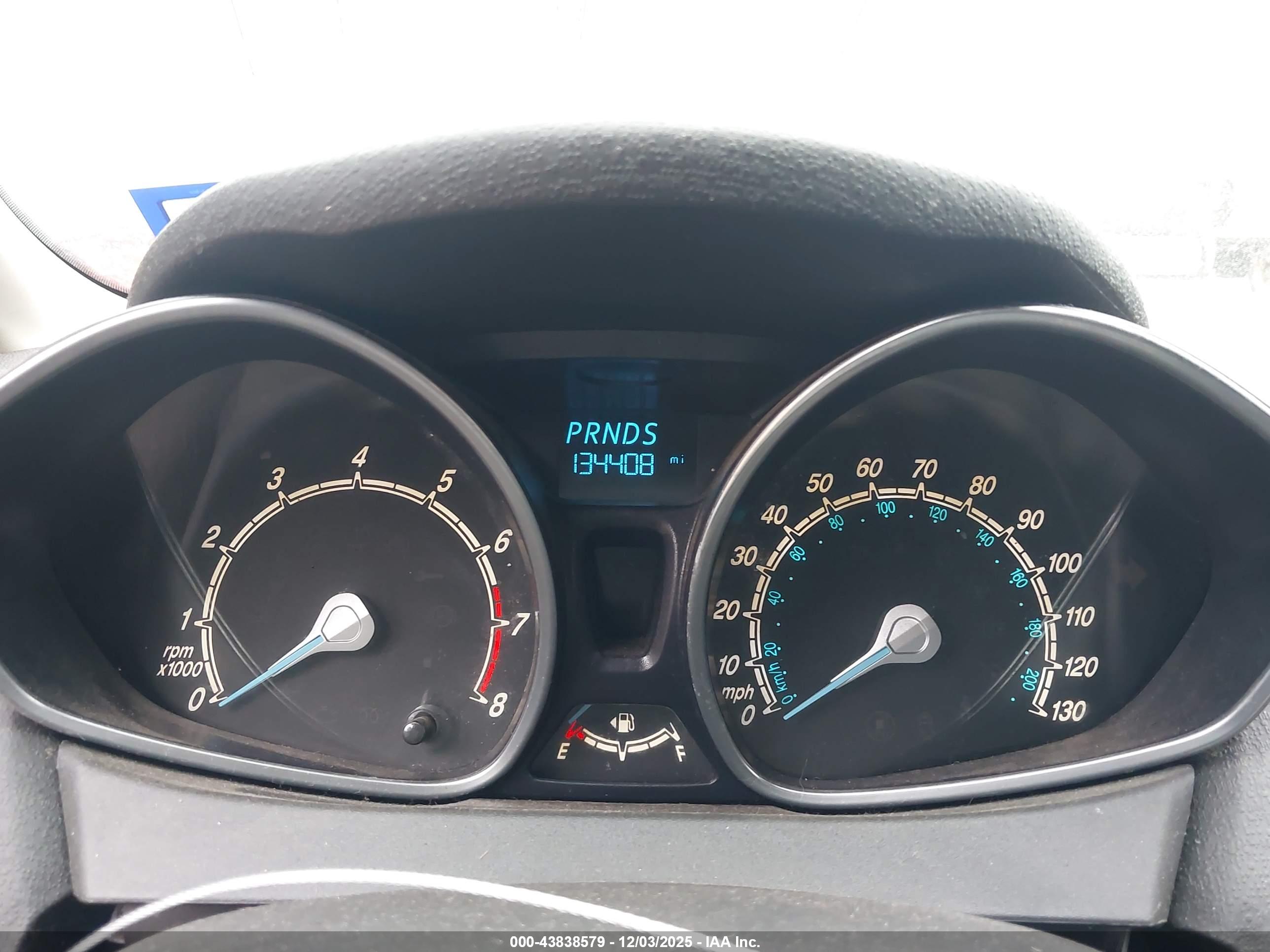 FORD FIESTA image 7