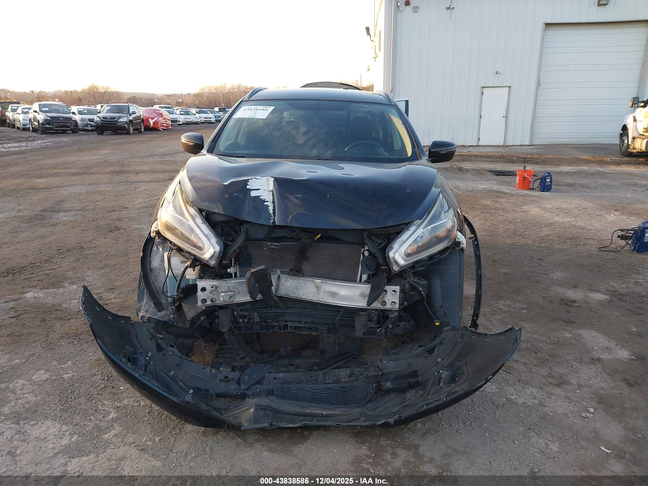 NISSAN MURANO image 6