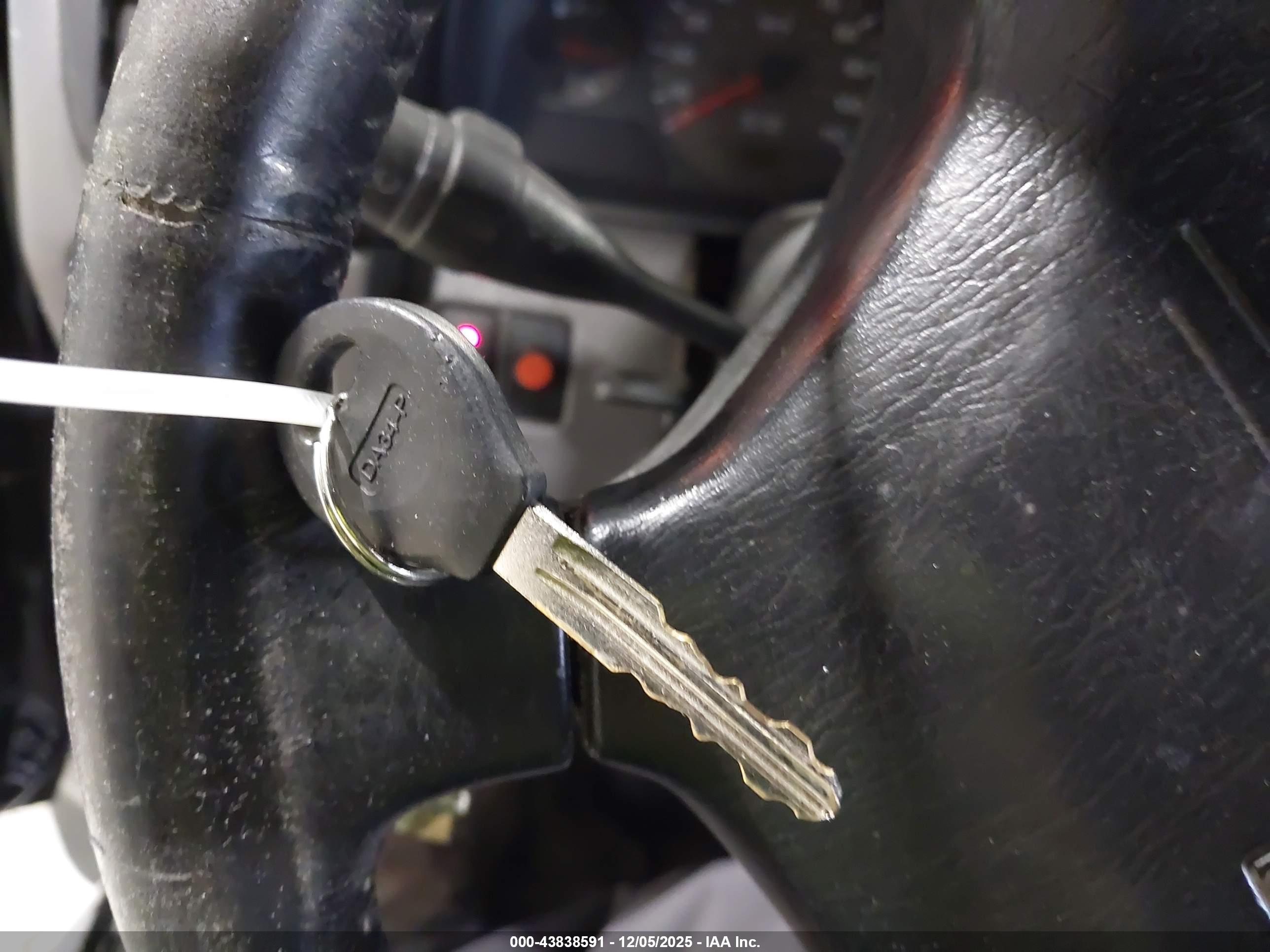 NISSAN FRONTIER image 11