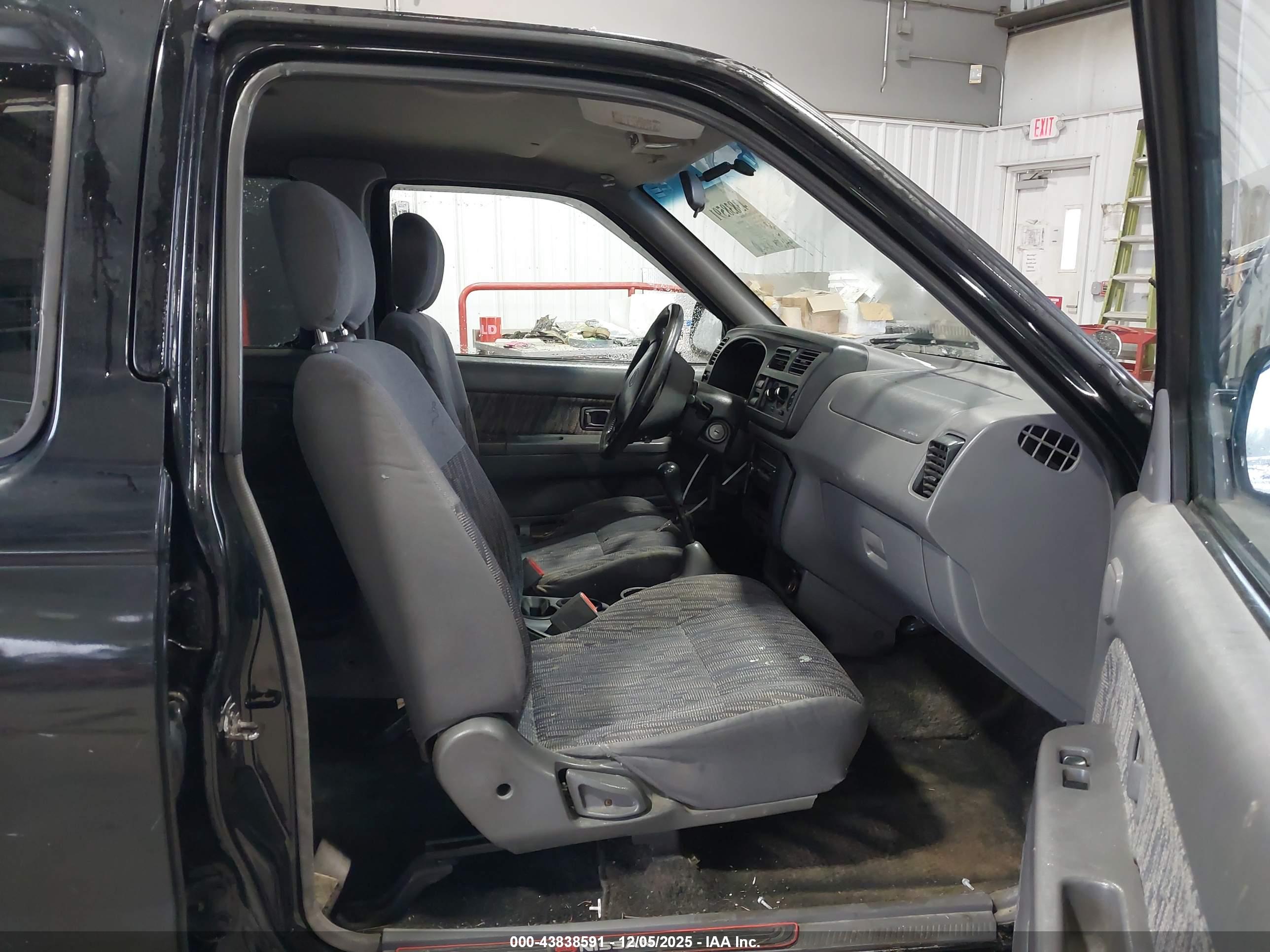 NISSAN FRONTIER image 5