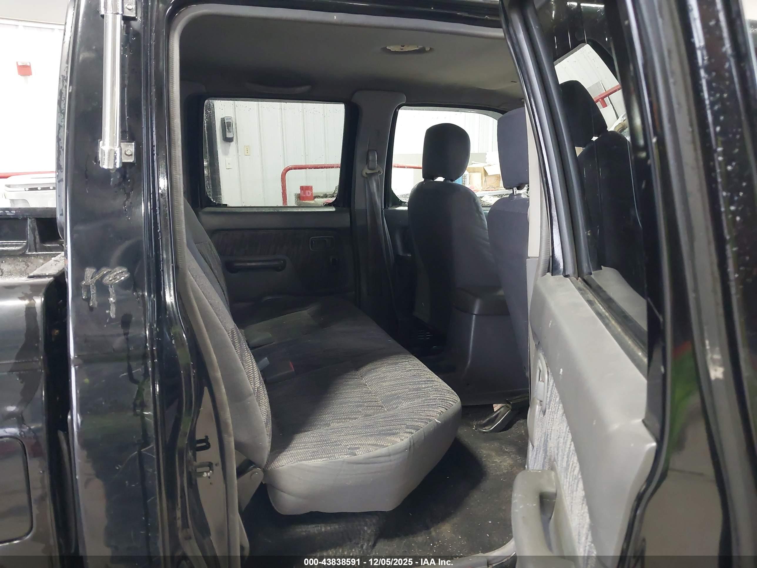 NISSAN FRONTIER image 8