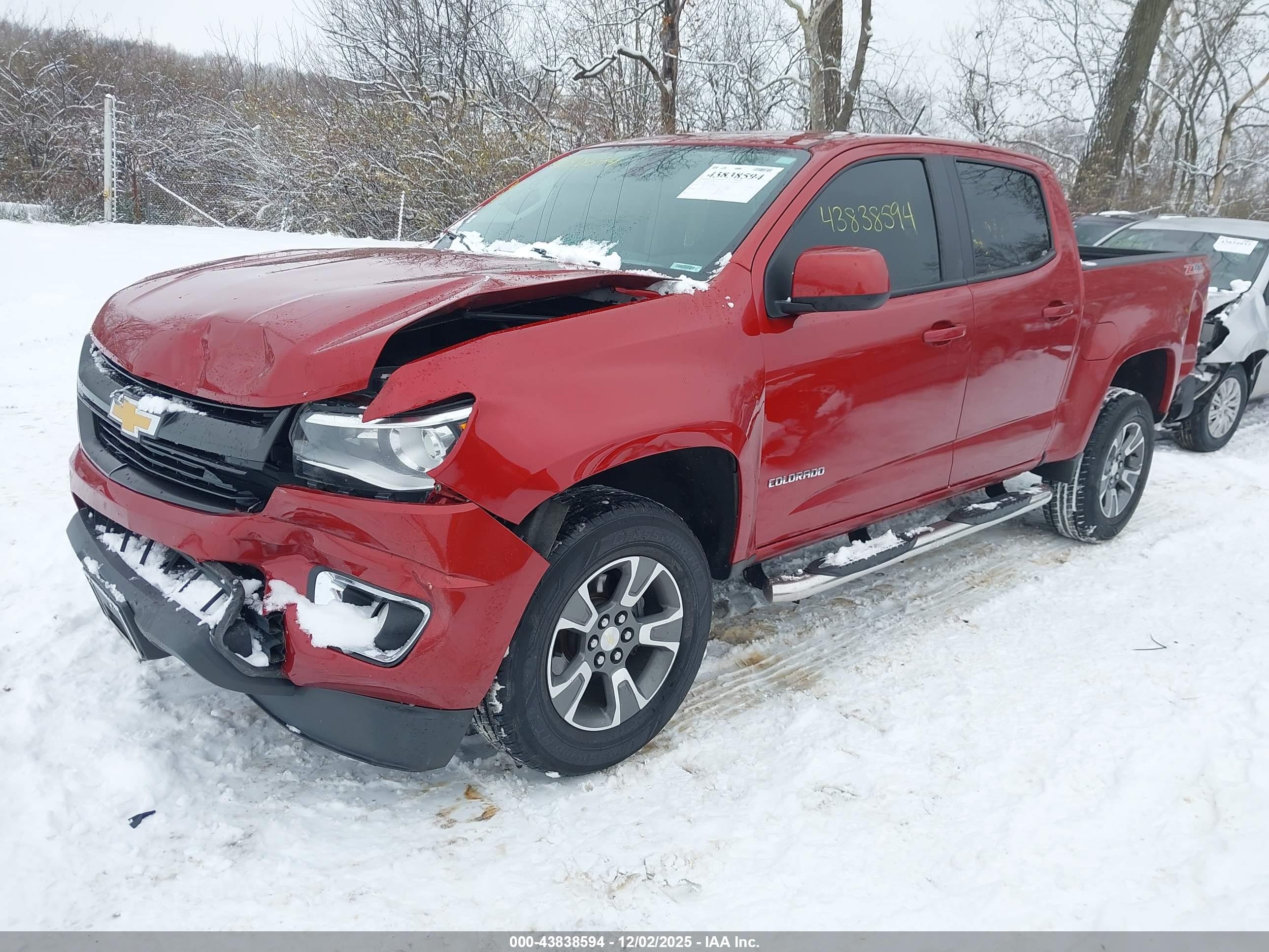 CHEVROLET COLORADO image 2