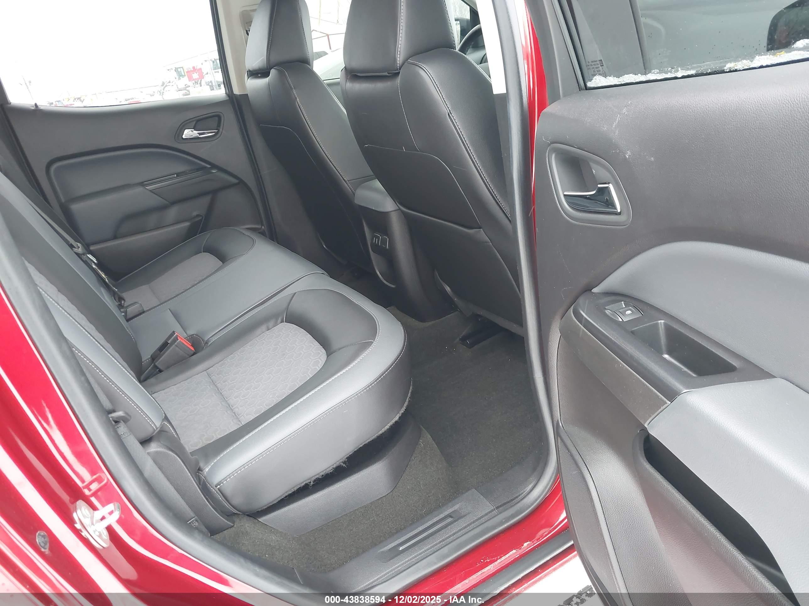CHEVROLET COLORADO image 8