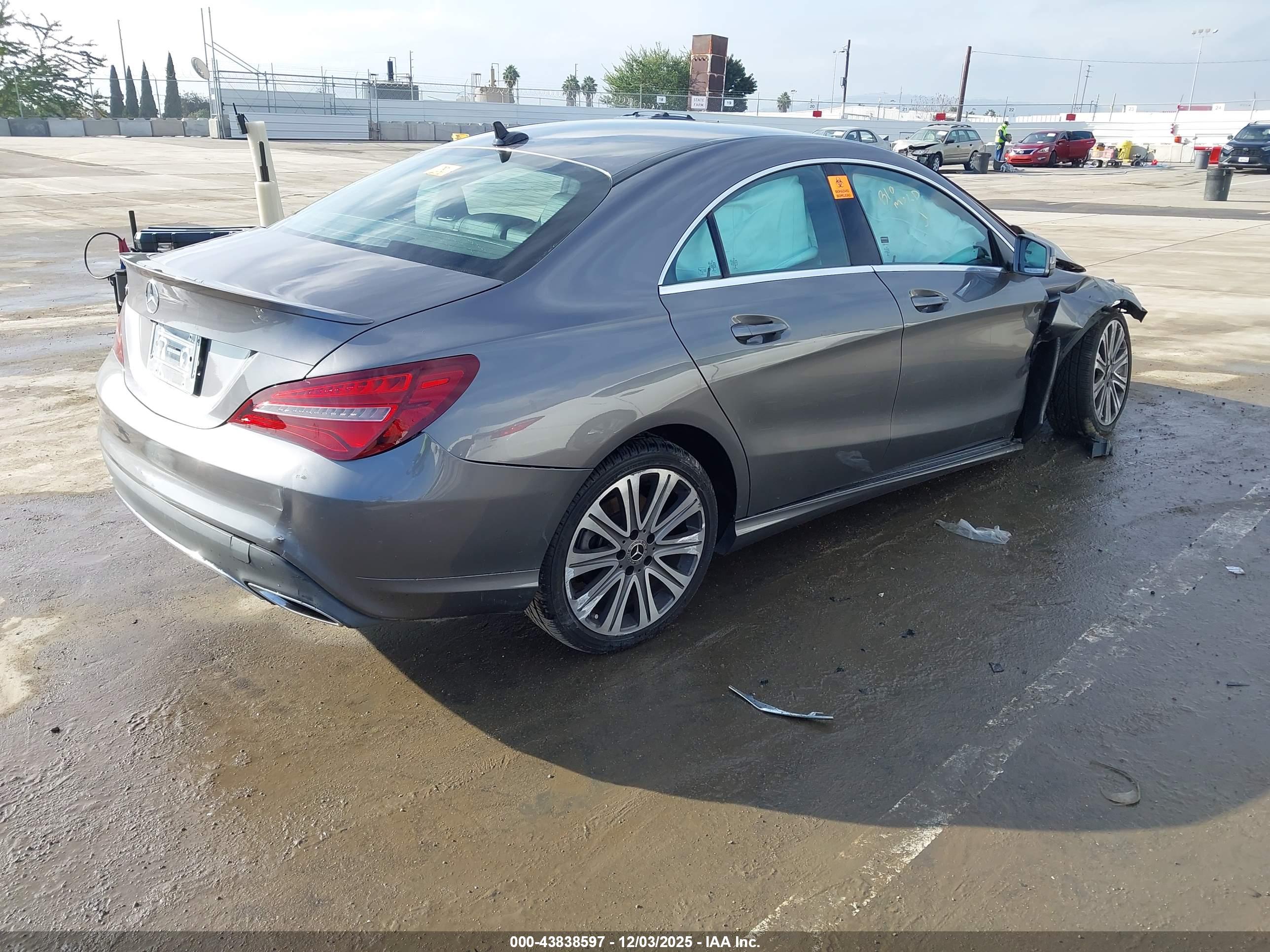 MERCEDES-BENZ CLA image 4