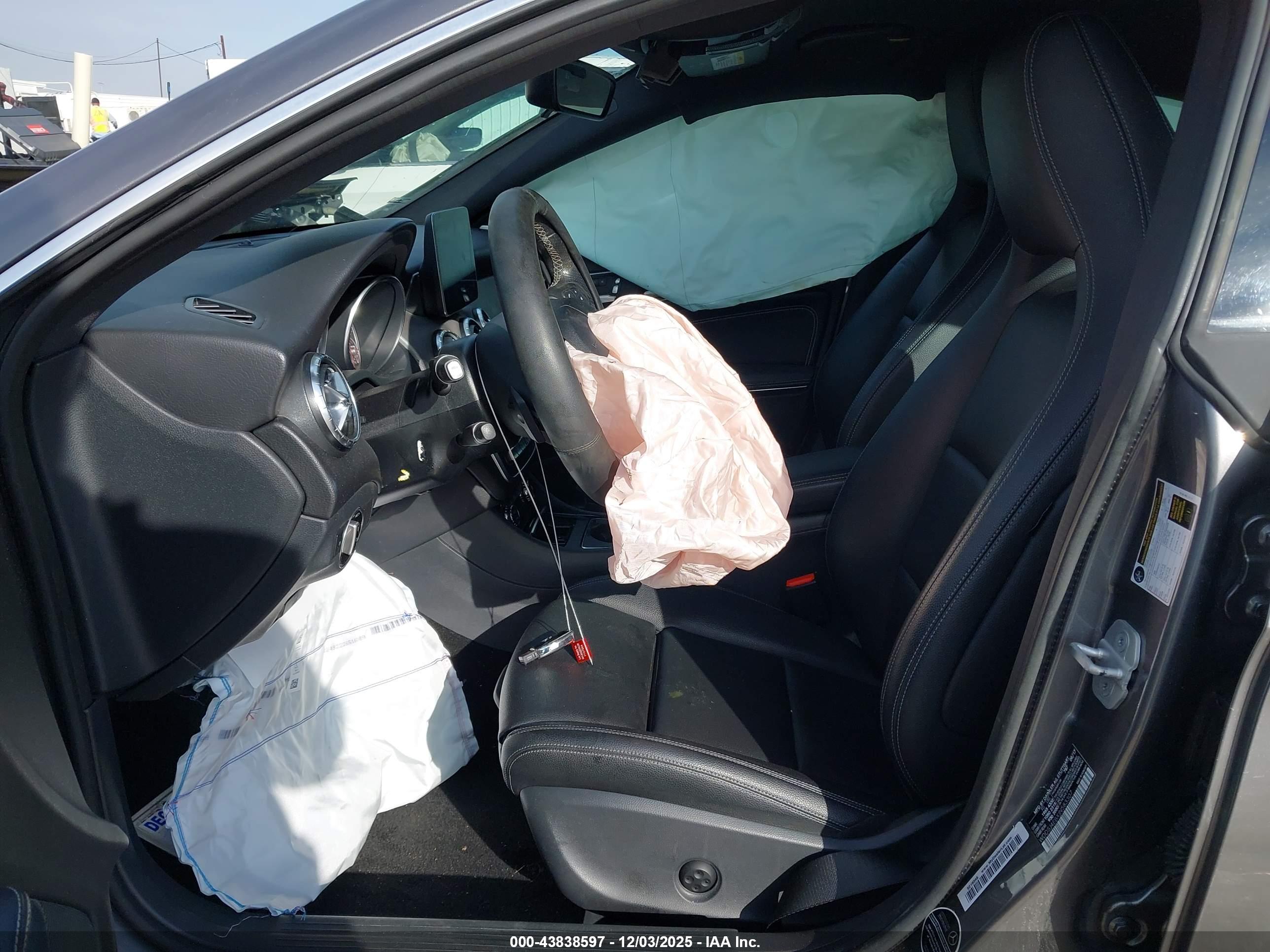 MERCEDES-BENZ CLA image 5