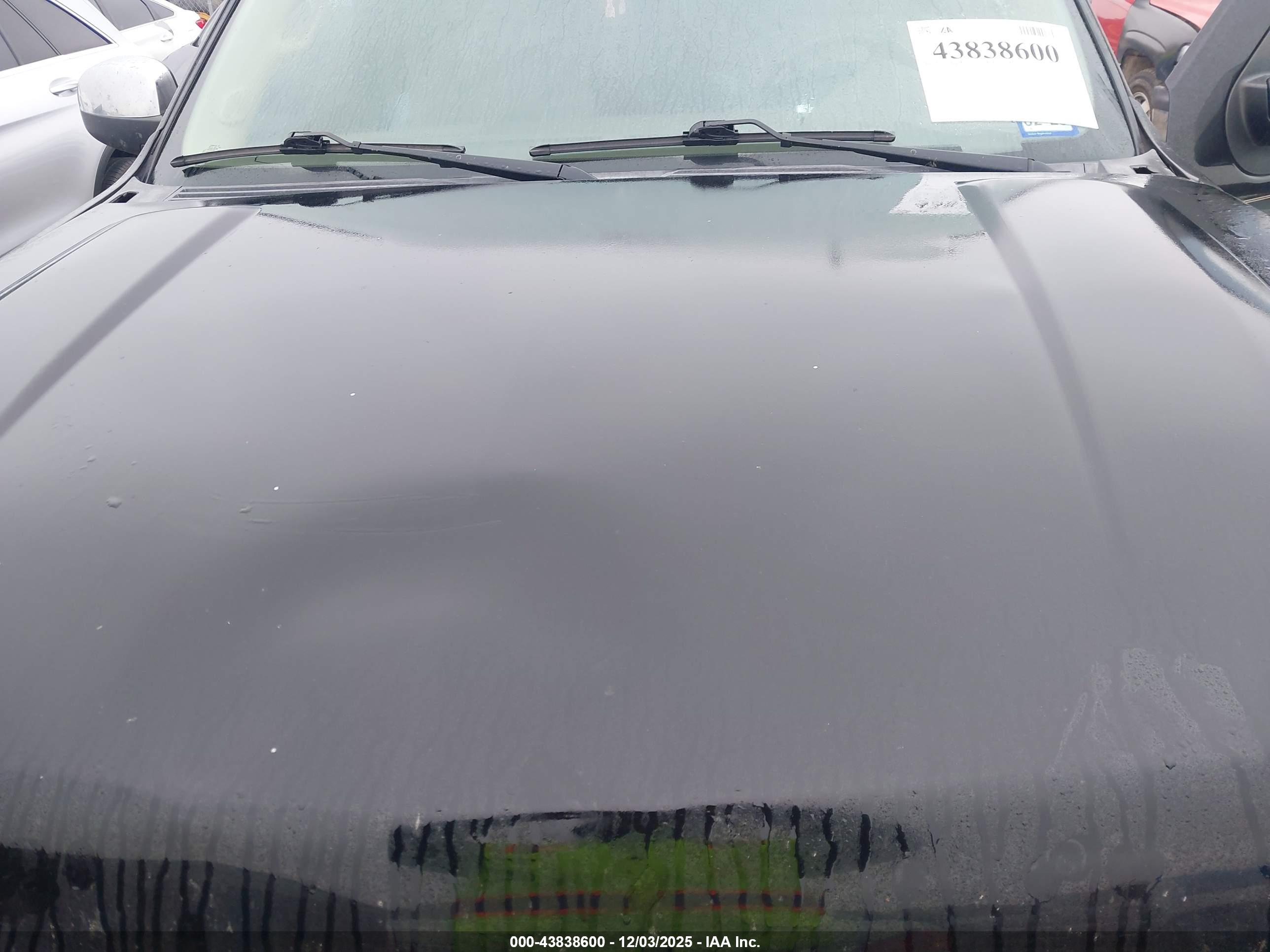 CHEVROLET TAHOE image 10