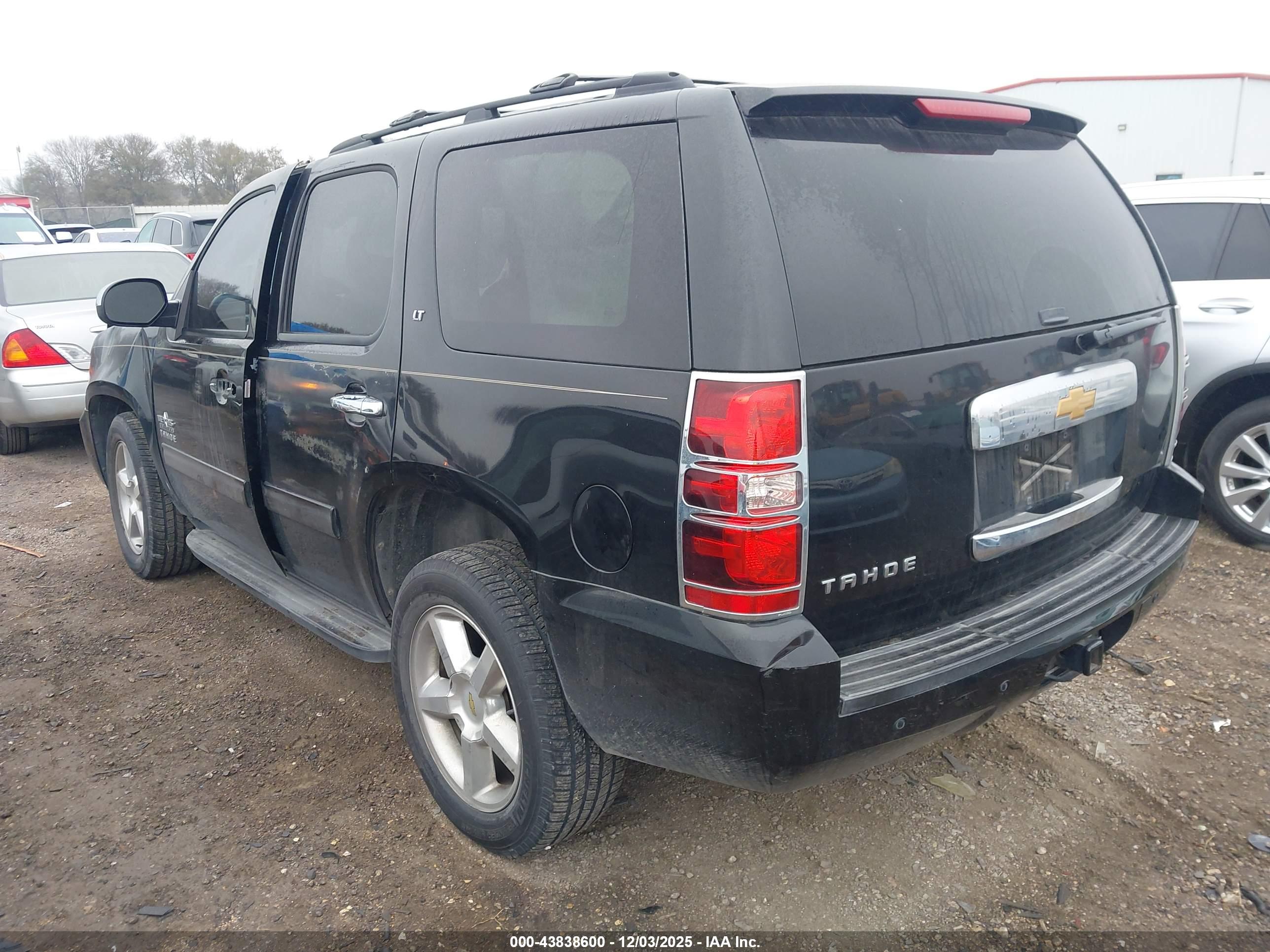 CHEVROLET TAHOE image 3