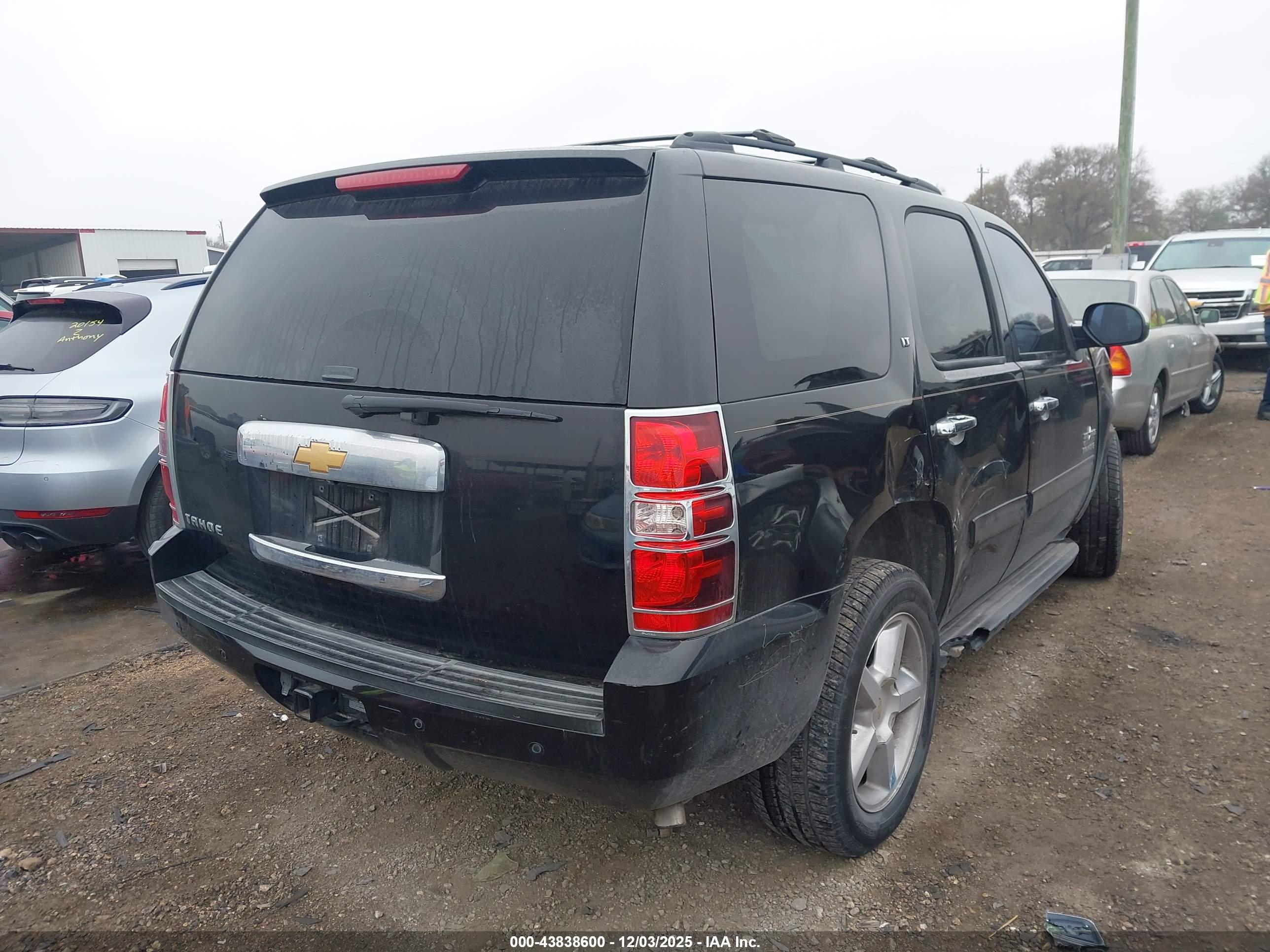 CHEVROLET TAHOE image 4