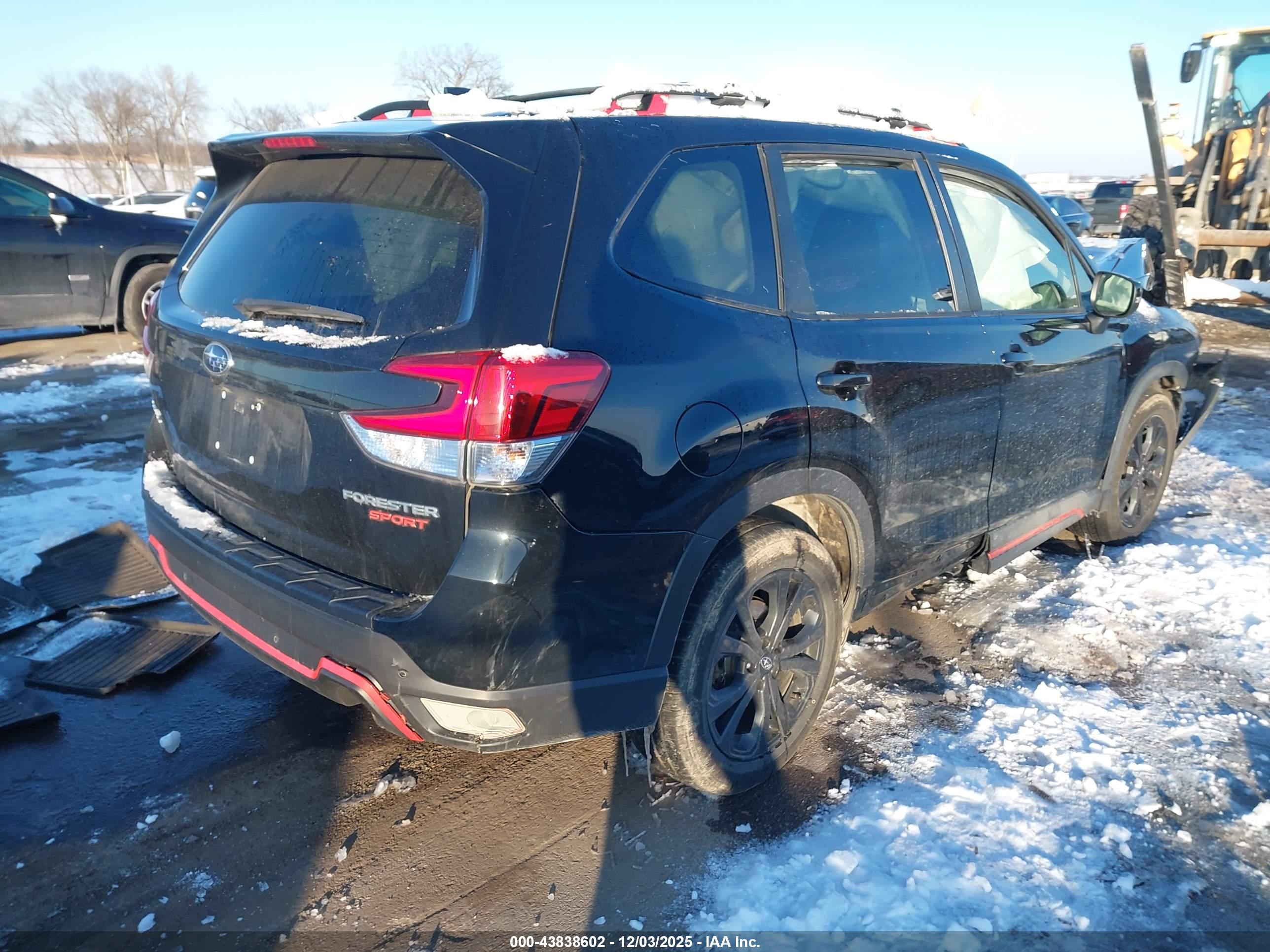 SUBARU FORESTER image 4