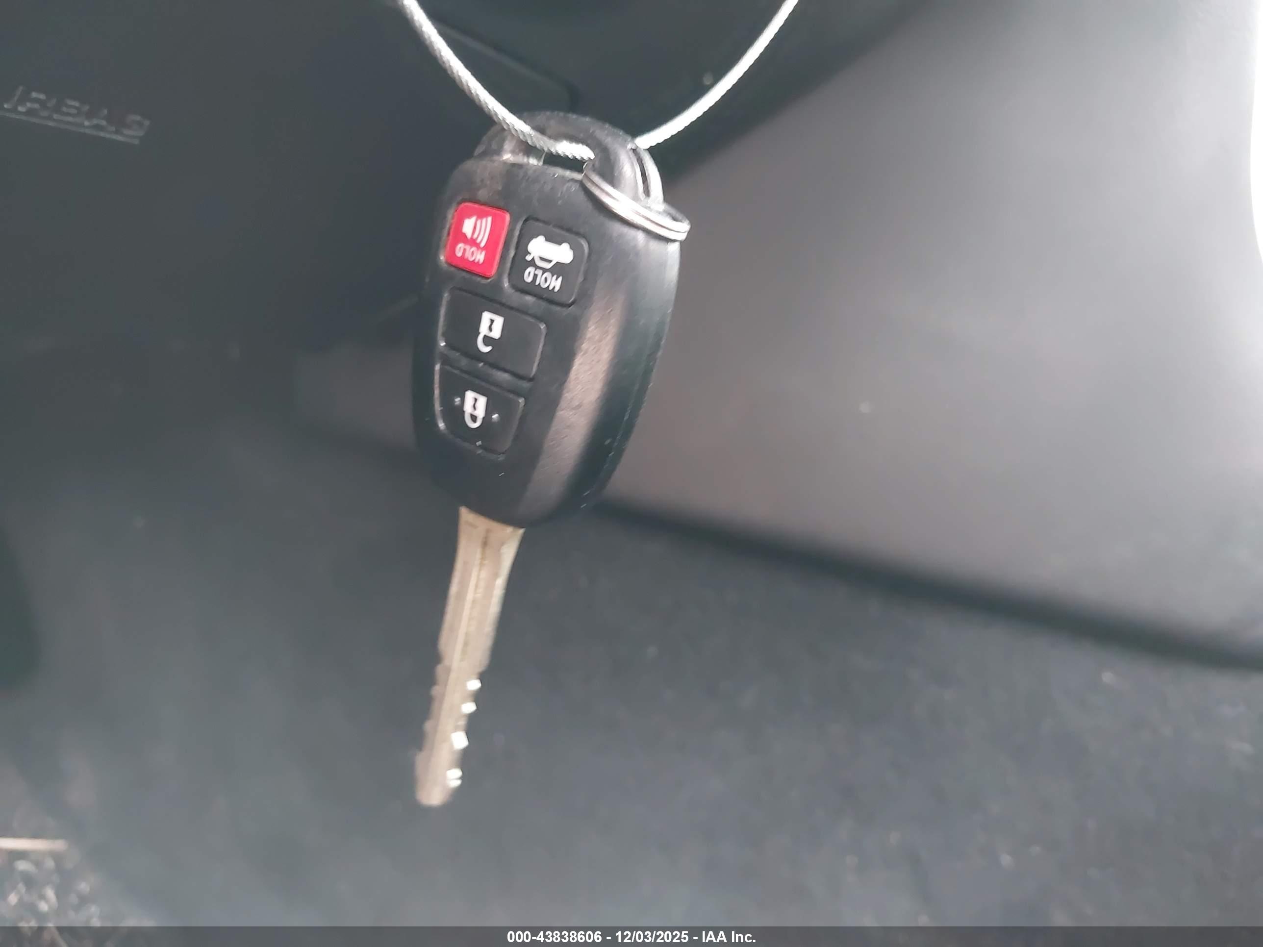 TOYOTA CAMRY image 11