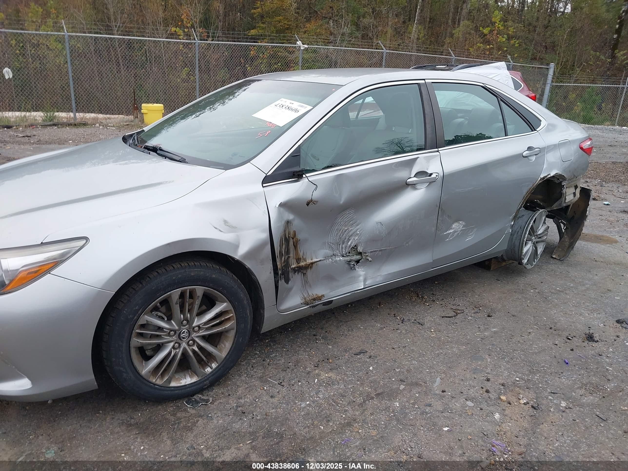 TOYOTA CAMRY image 6