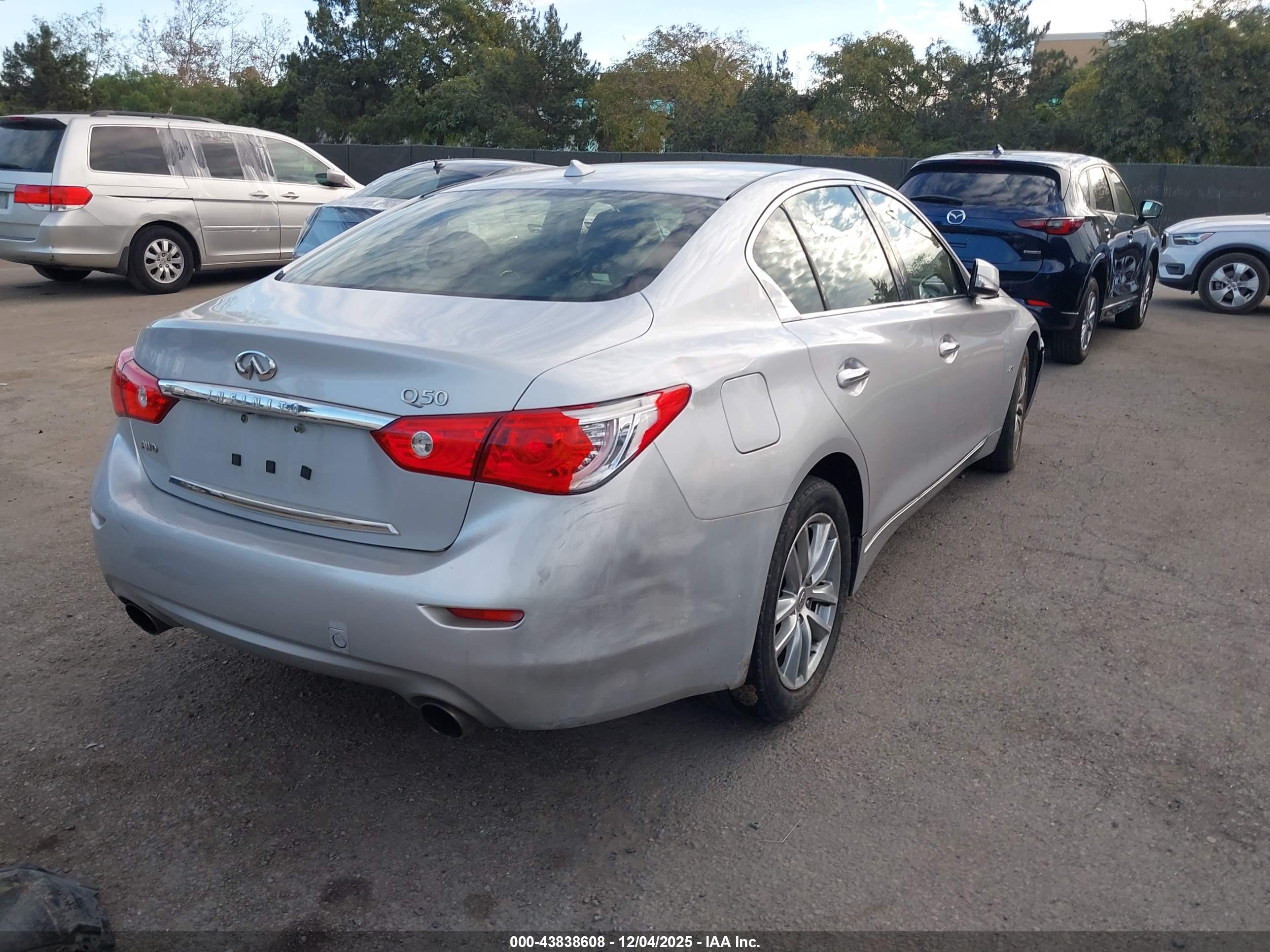 INFINITI Q50 image 4