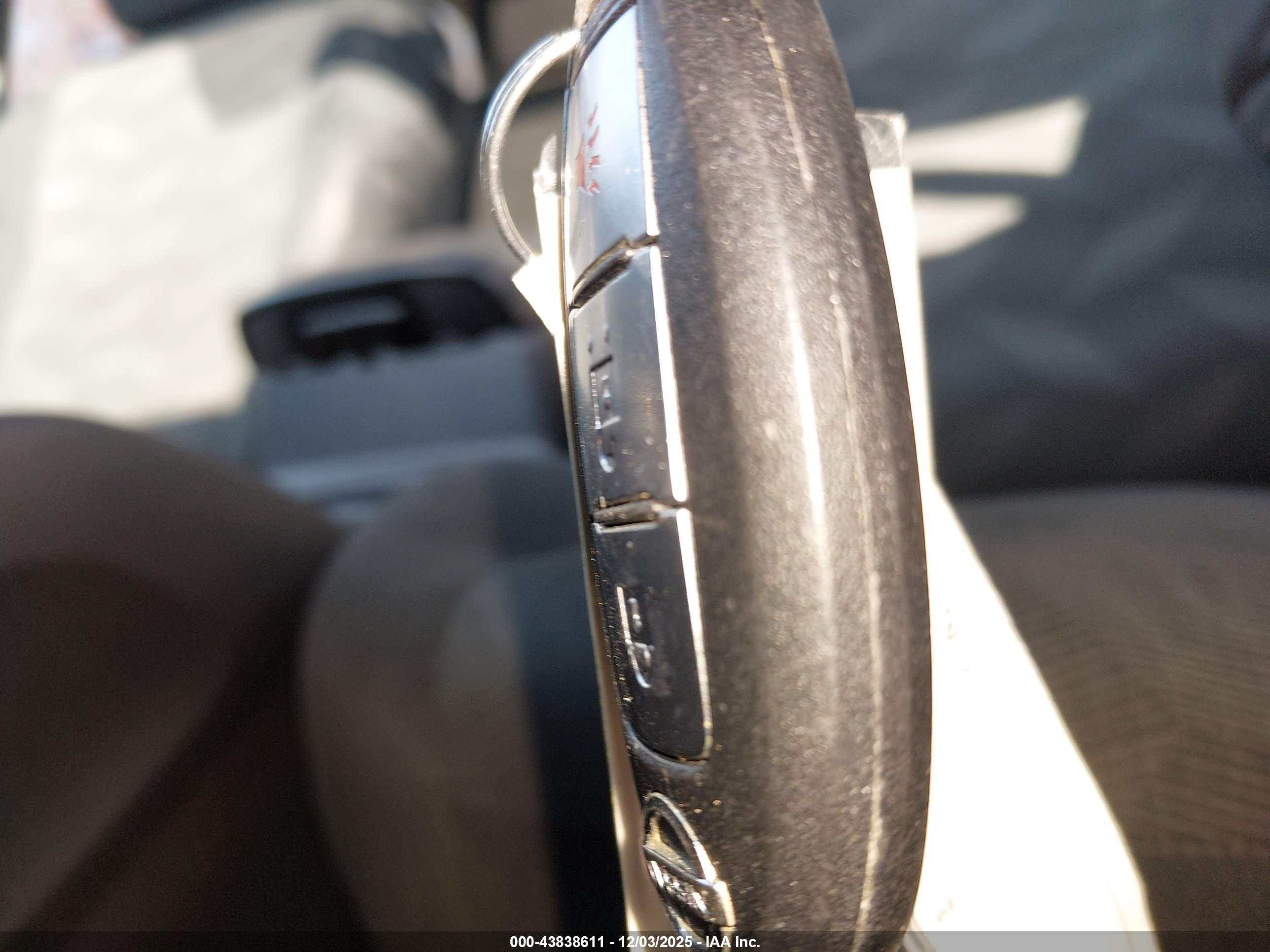 NISSAN ROGUE image 11