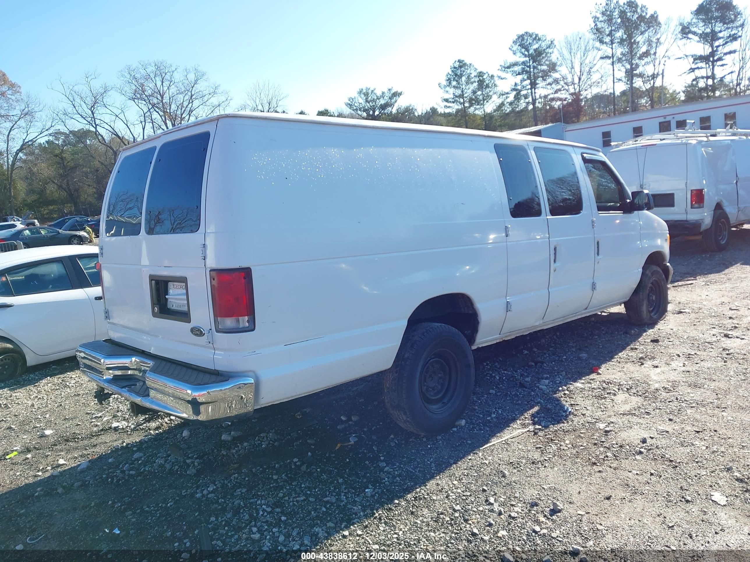 FORD E-250 image 4