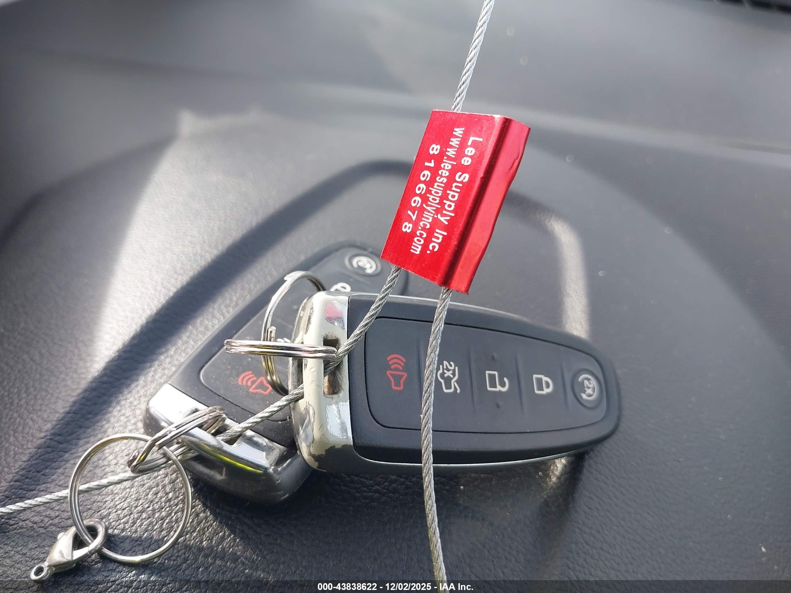FORD ESCAPE image 11