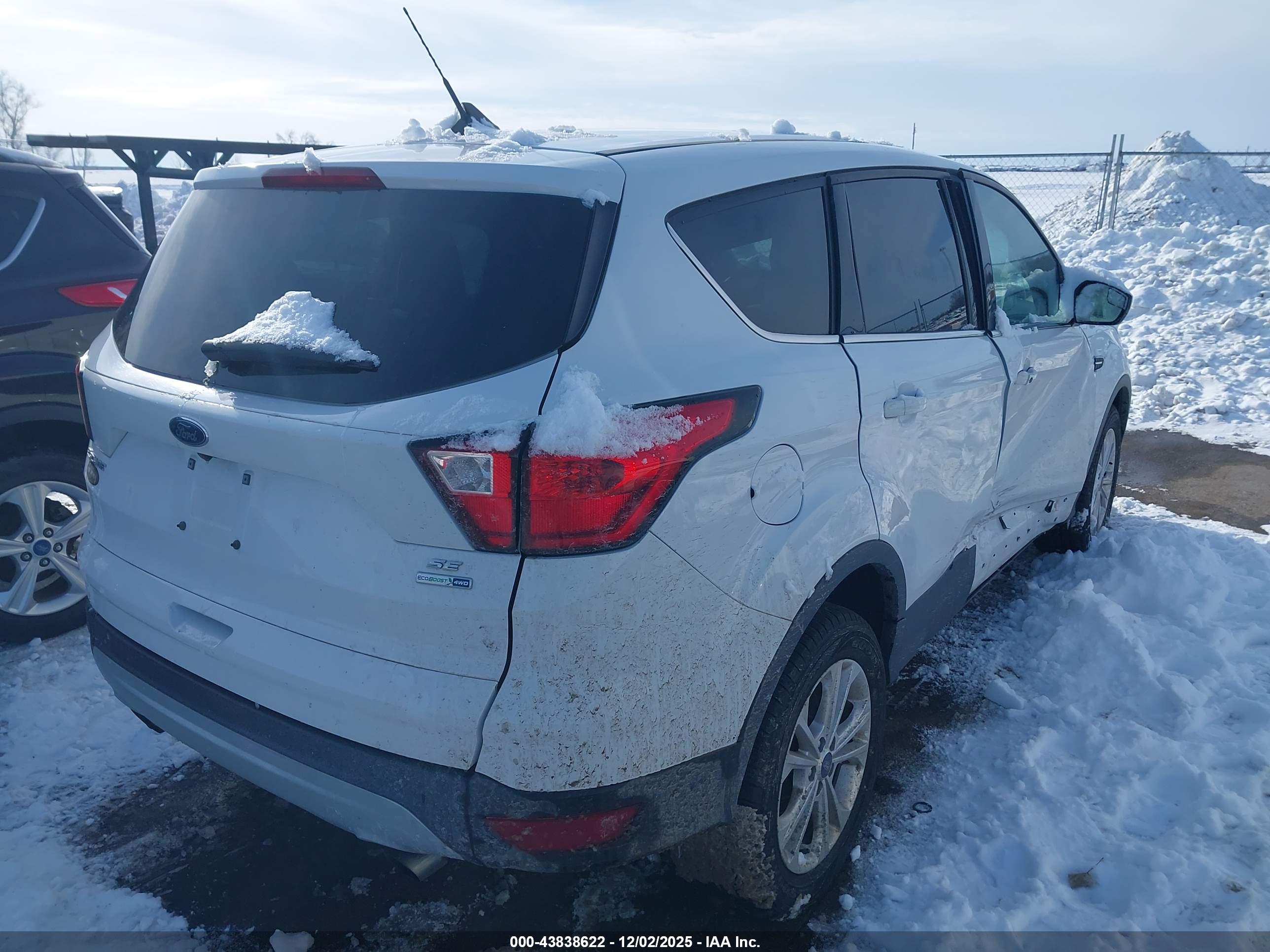 FORD ESCAPE image 4