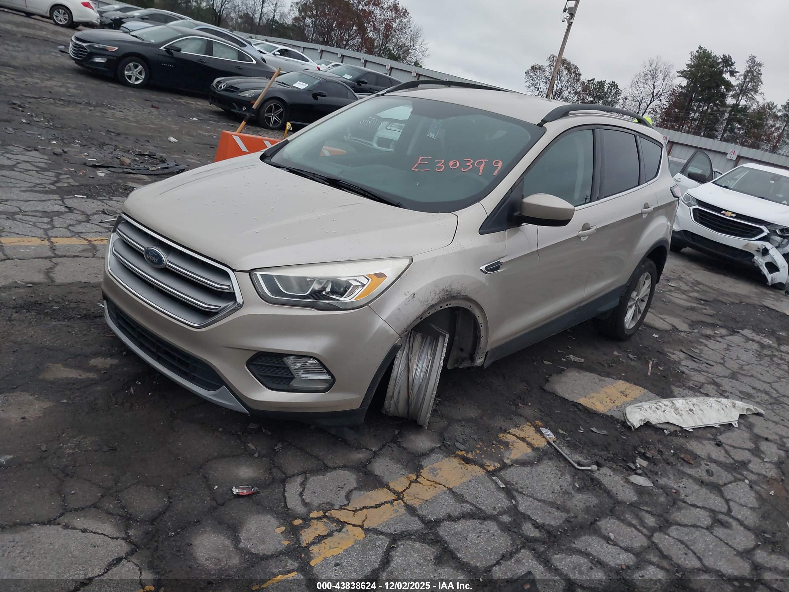 FORD ESCAPE image 2
