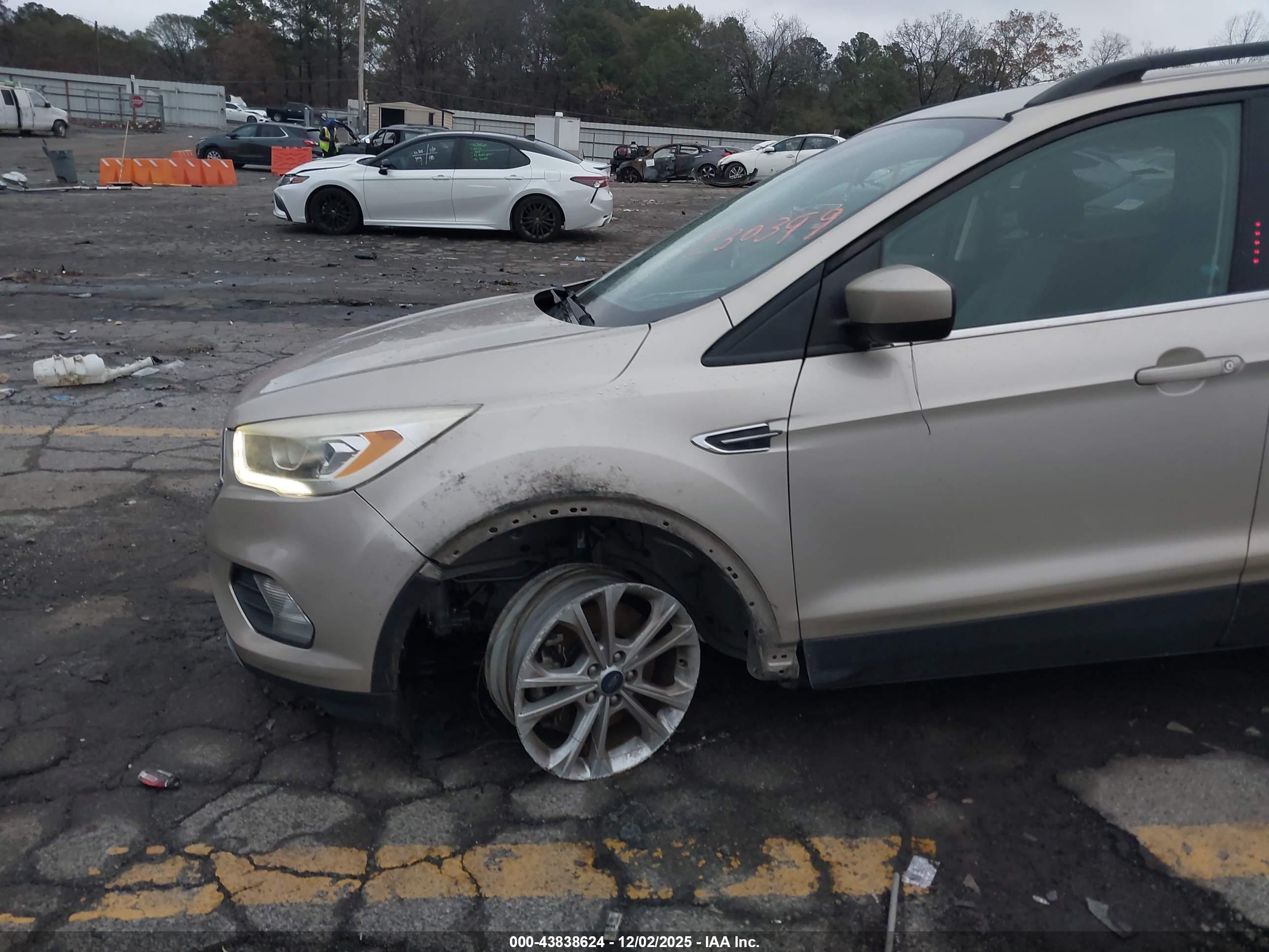 FORD ESCAPE image 6