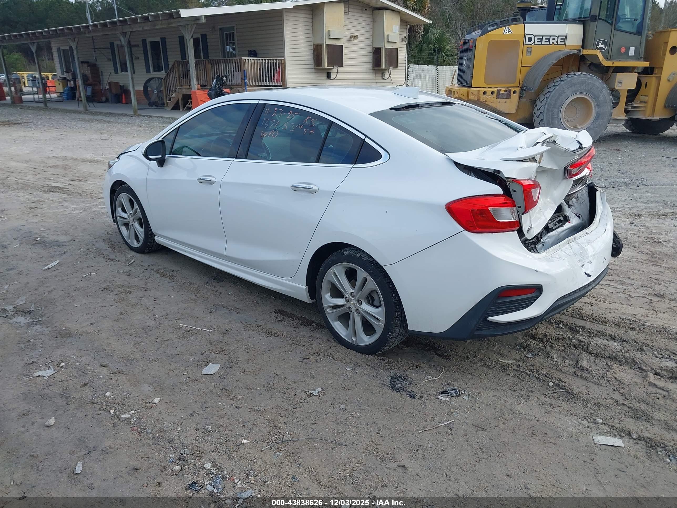CHEVROLET CRUZE image 3